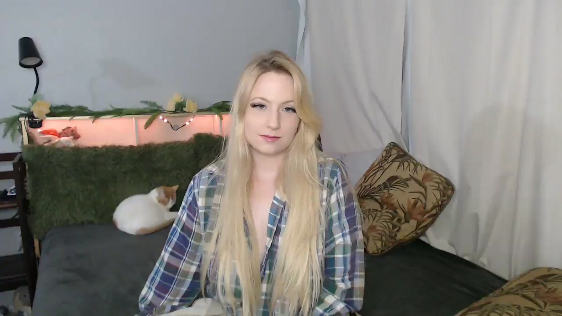 Gallery image thumbnail from Gardengirl69's myfreecams stream on, 01/17/2026, 22:50 image 6 of 20