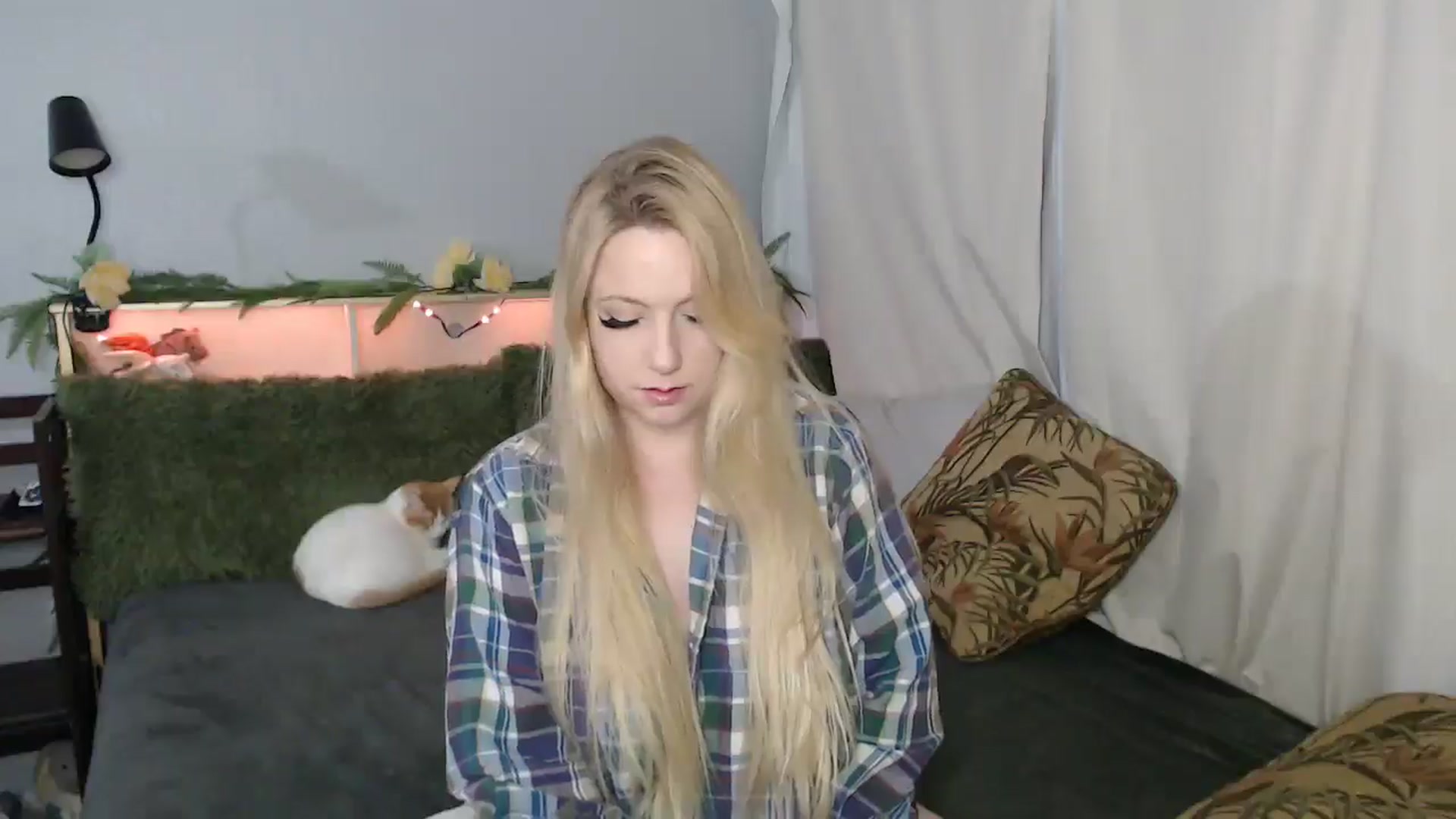 Gallery image thumbnail from Gardengirl69's myfreecams stream on, 01/17/2026, 22:50 image 5 of 20
