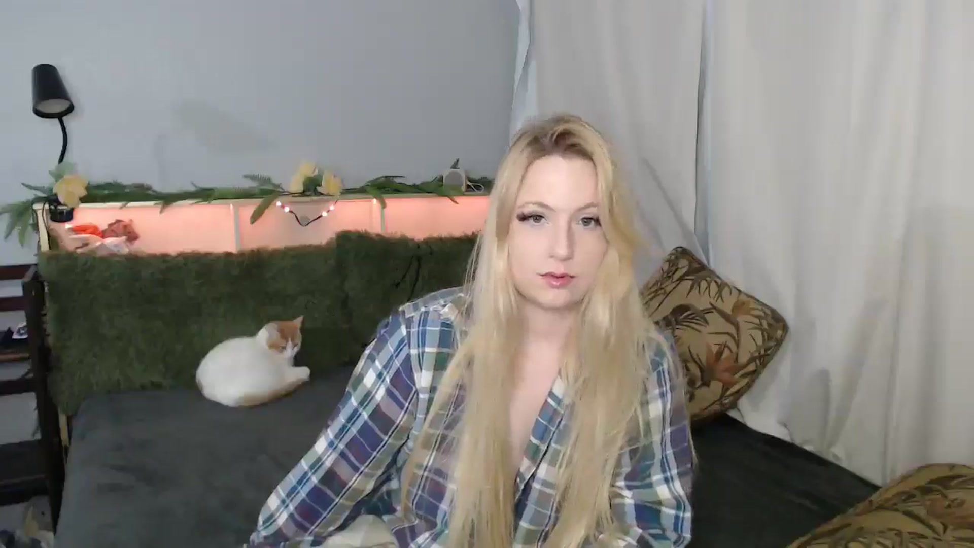 Gallery image thumbnail from Gardengirl69's myfreecams stream on, 01/17/2026, 22:50 image 4 of 20