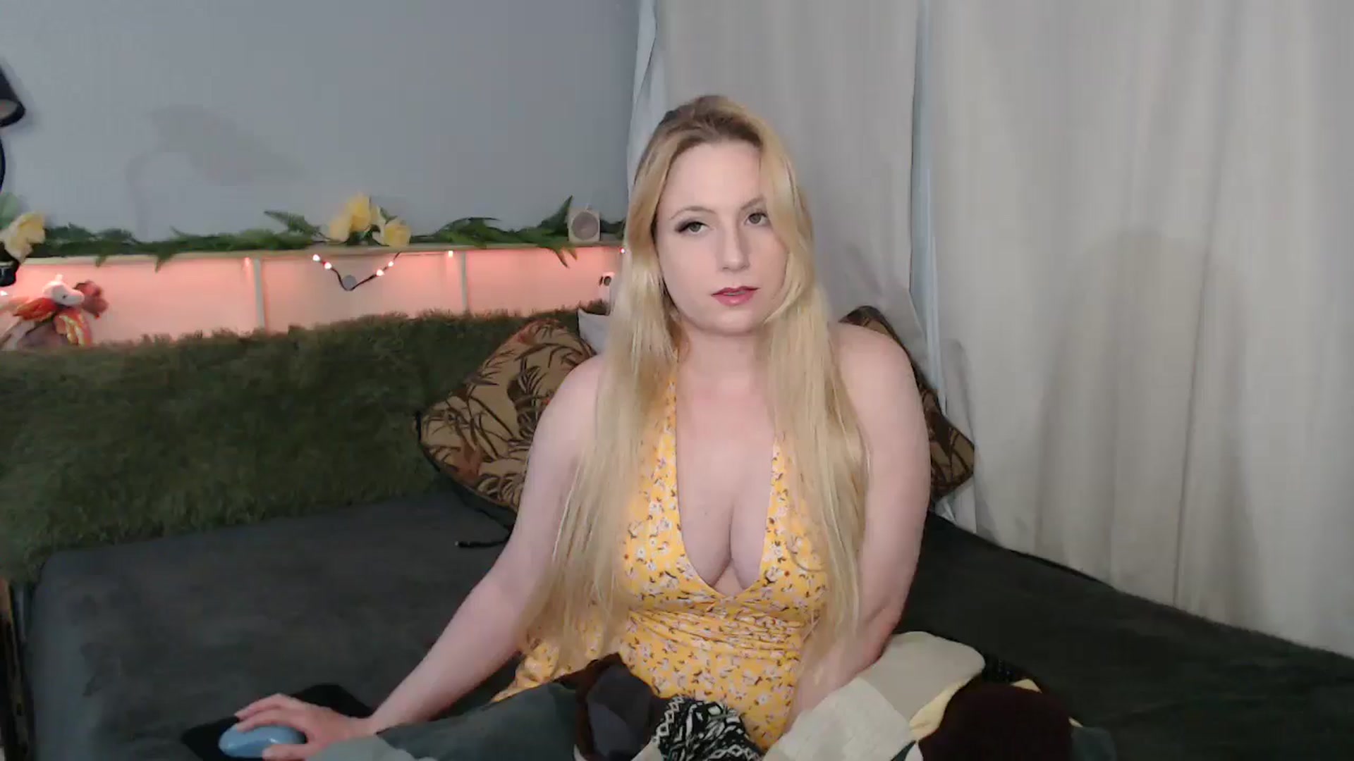 Gallery image thumbnail from Gardengirl69's myfreecams stream on, 01/21/2026, 05:25 image 10 of 20