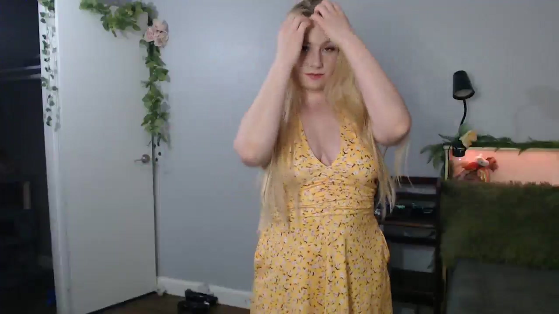 Gallery image thumbnail from Gardengirl69's myfreecams stream on, 01/21/2026, 05:25 image 7 of 20