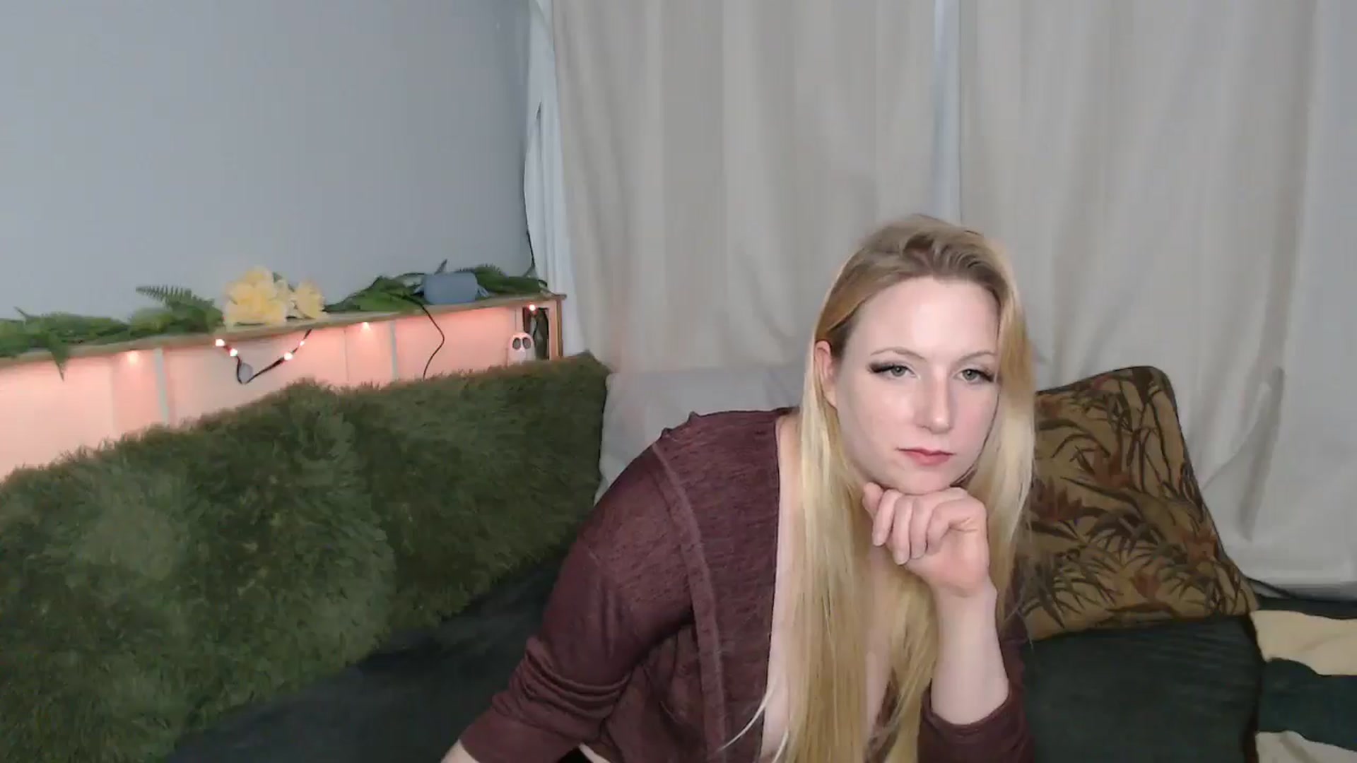 Gallery image thumbnail from Gardengirl69's myfreecams stream on, 02/16/2026, 04:44 image 6 of 20