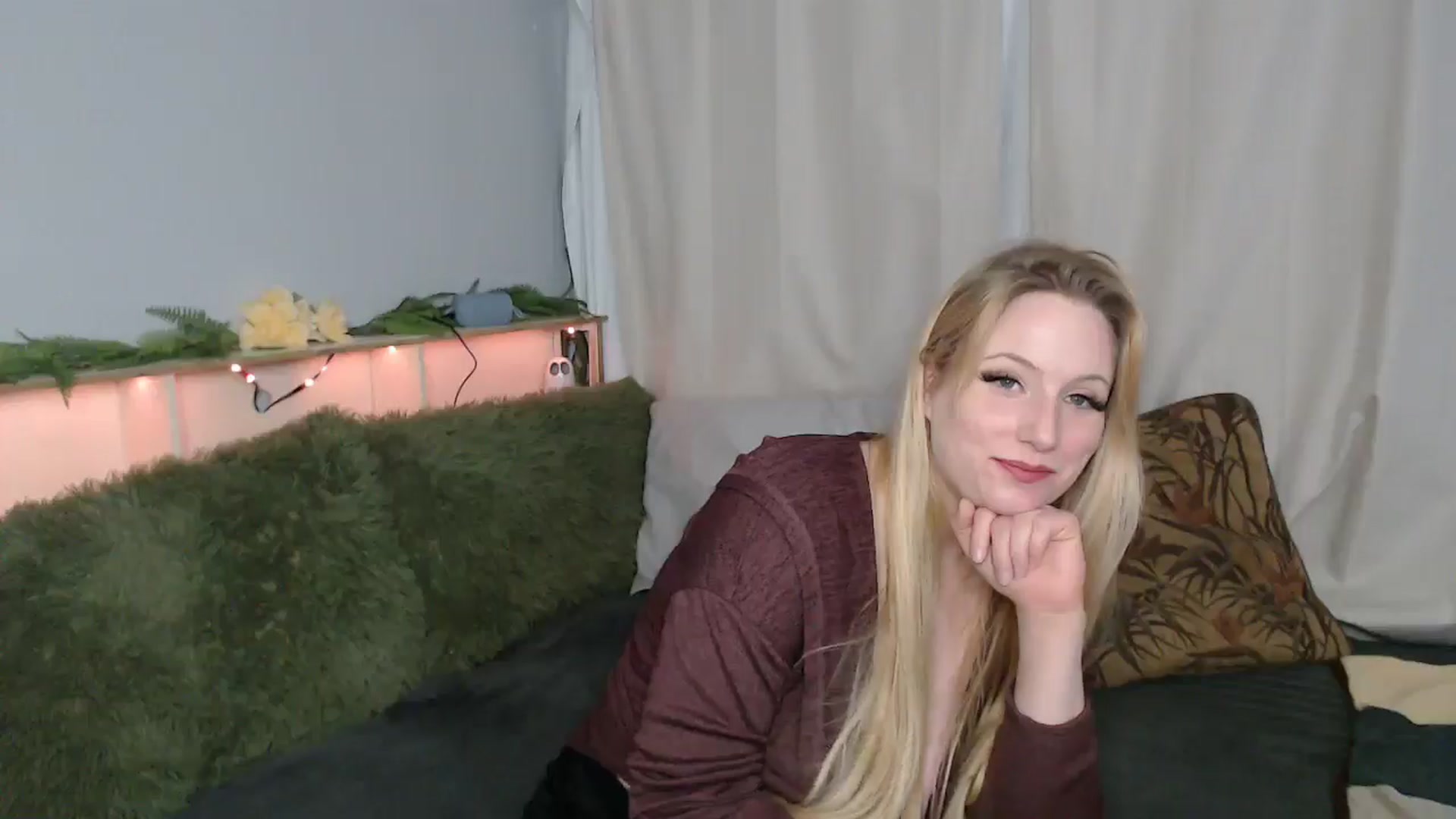 Gallery image thumbnail from Gardengirl69's myfreecams stream on, 02/16/2026, 04:44 image 7 of 20