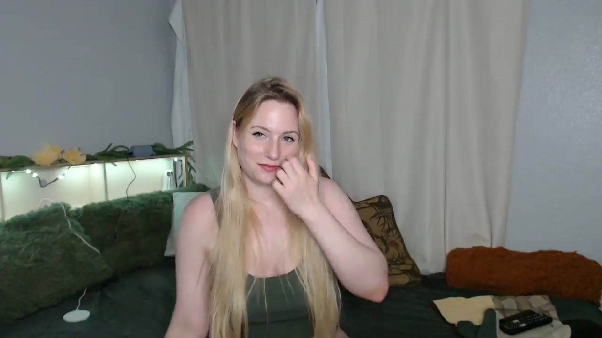 Gallery image thumbnail from Gardengirl69's myfreecams stream on, 03/01/2026, 02:44 image 14 of 20