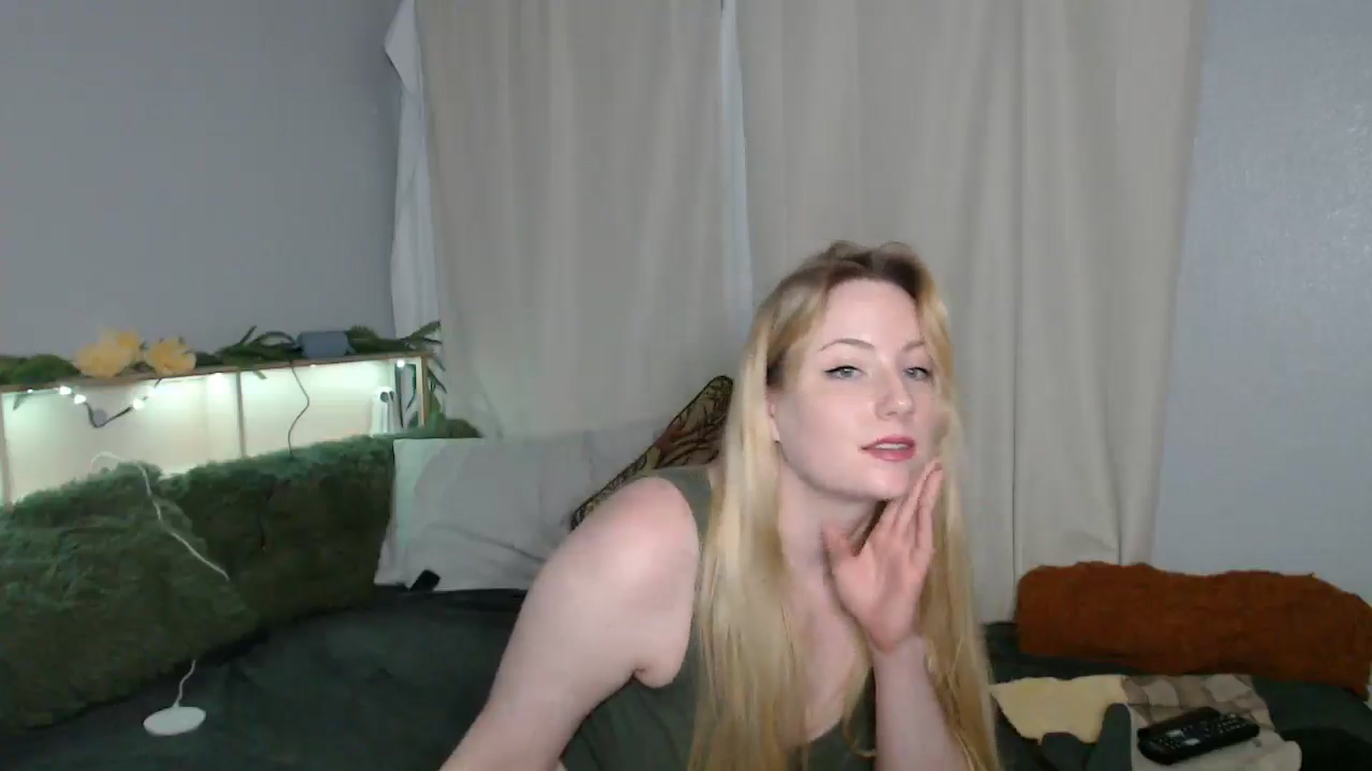 Gallery image thumbnail from Gardengirl69's myfreecams stream on, 03/01/2026, 02:44 image 15 of 20