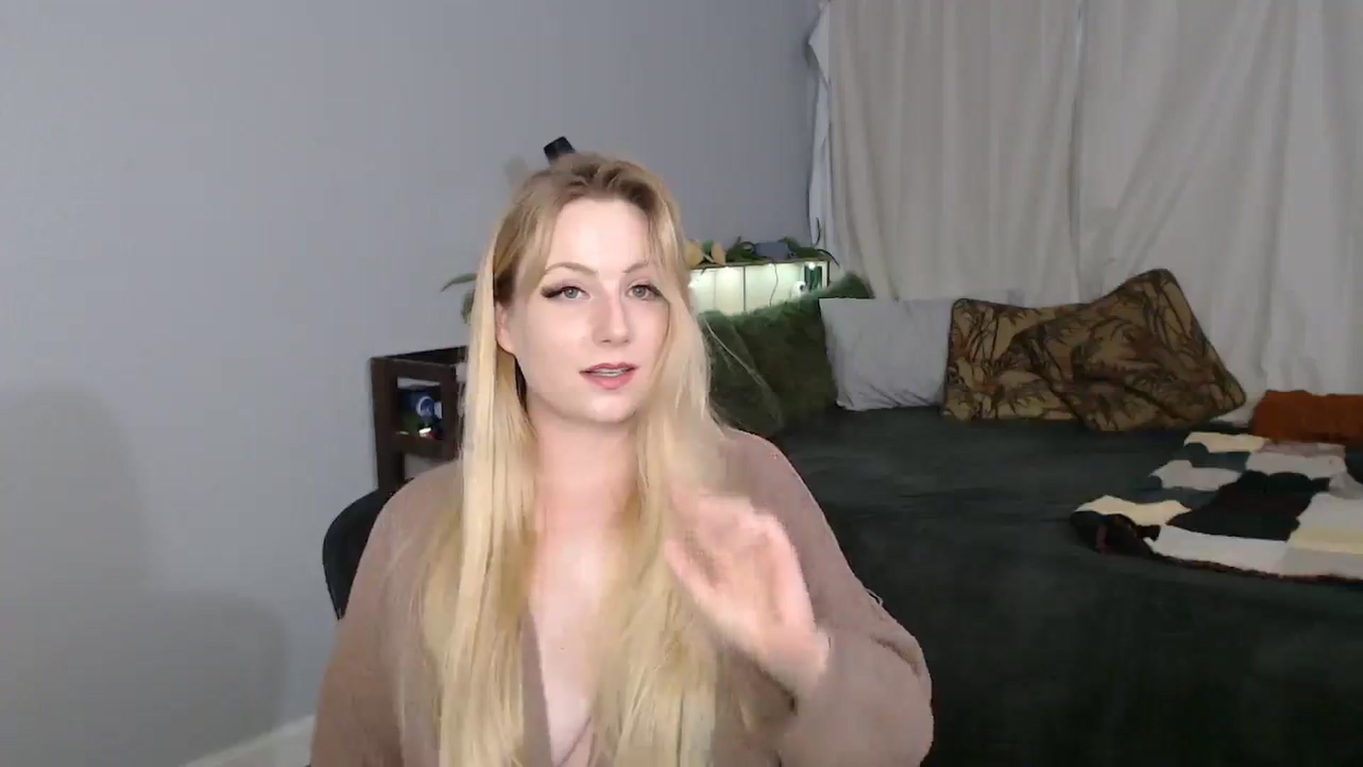 Gallery image thumbnail from Gardengirl69's myfreecams stream on, 03/02/2026, 04:31 image 13 of 20