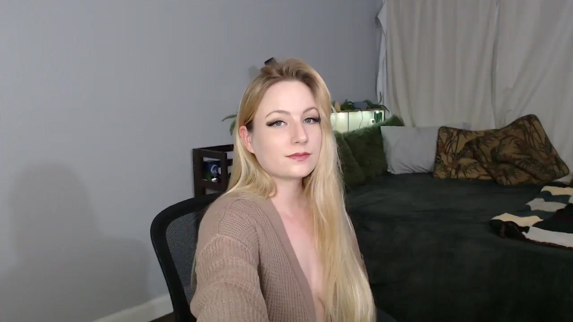 Gallery image thumbnail from Gardengirl69's myfreecams stream on, 03/02/2026, 04:31 image 1 of 20