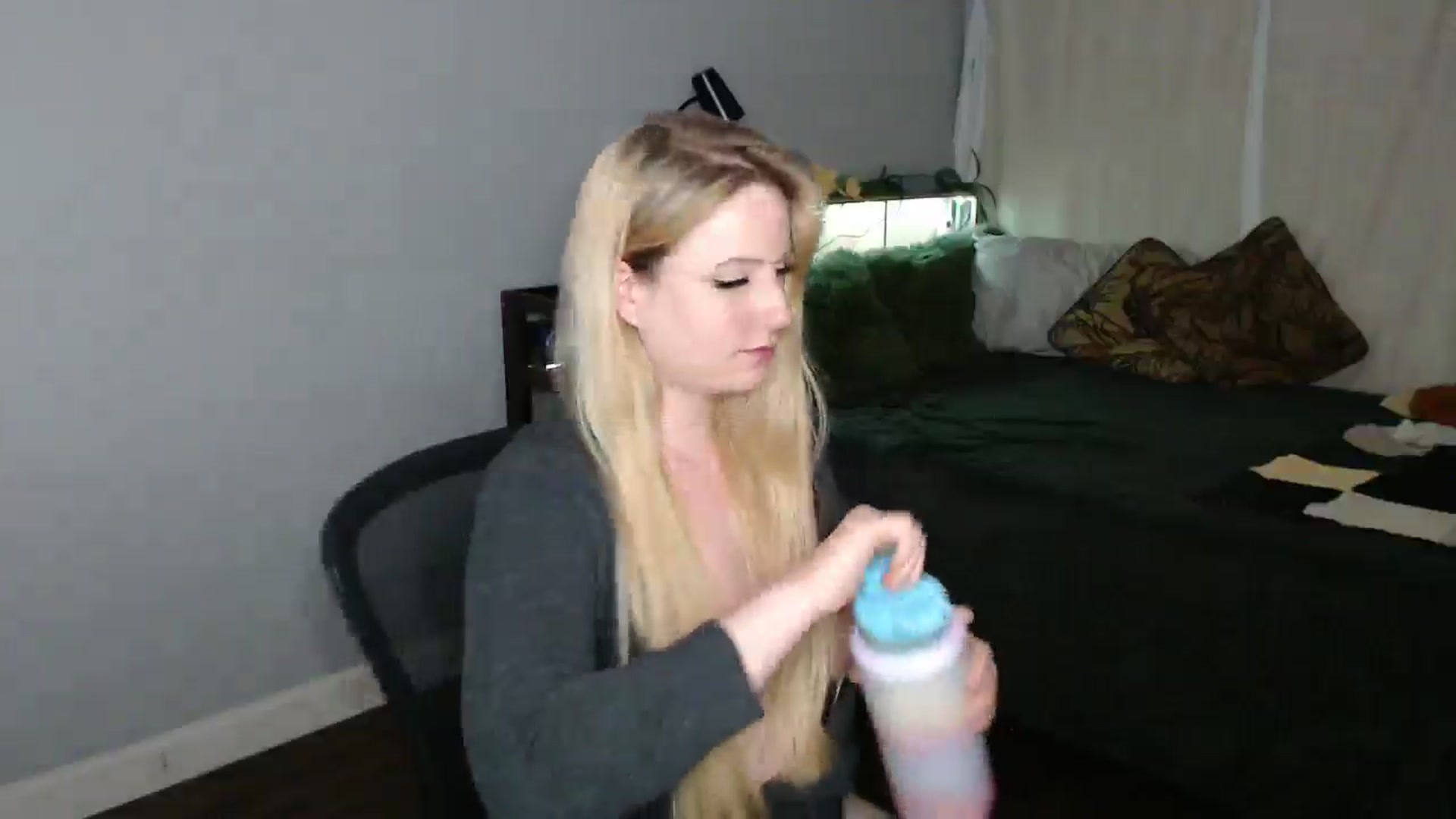 Gallery image thumbnail from Gardengirl69's myfreecams stream on, 03/05/2026, 05:16 image 9 of 20