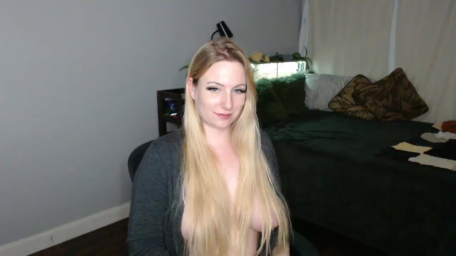 Gallery image thumbnail from Gardengirl69's myfreecams stream on, 03/05/2026, 05:16 image 12 of 20
