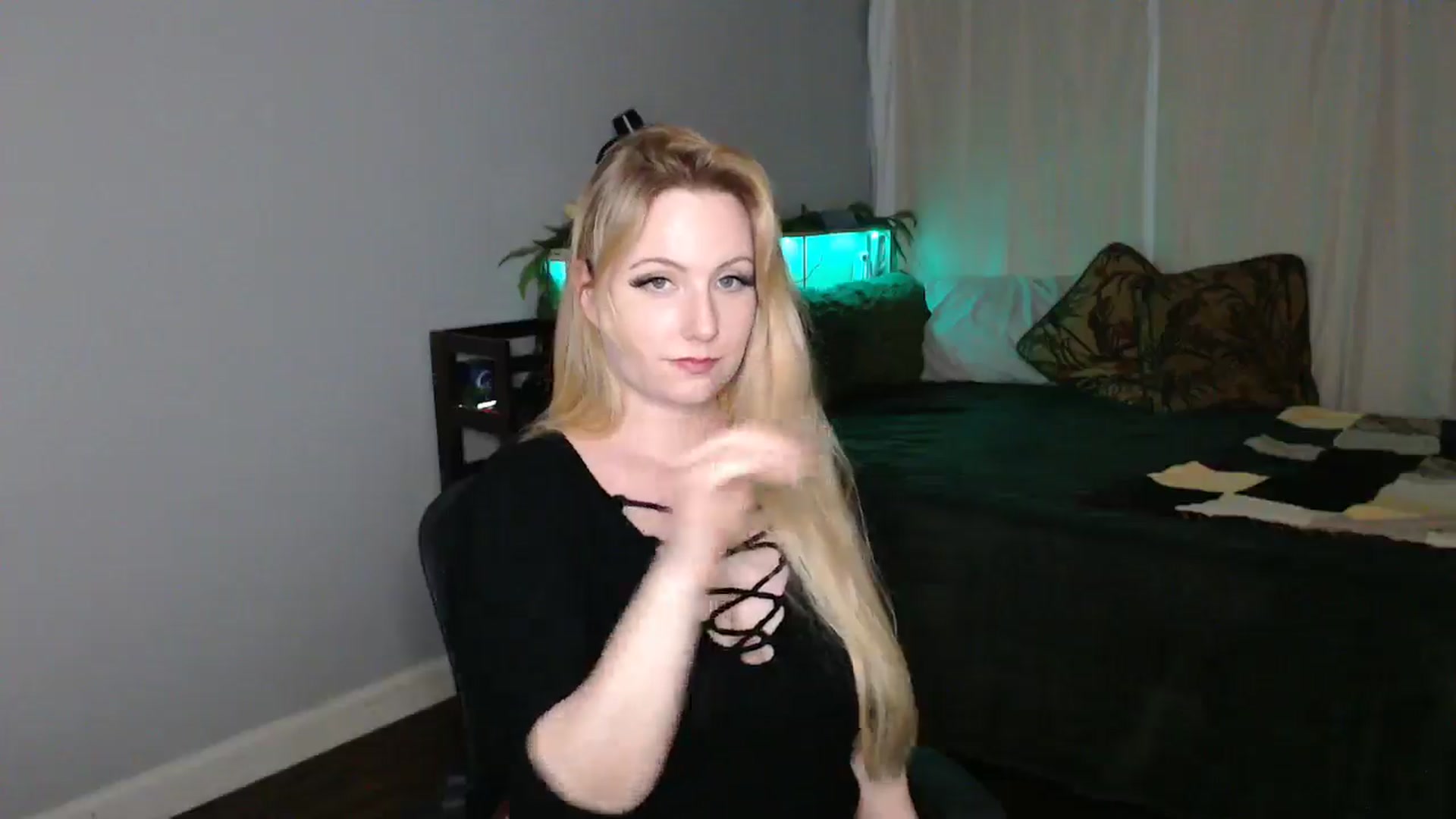 Gallery image thumbnail from Gardengirl69's myfreecams stream on, 03/06/2026, 03:46 image 10 of 20