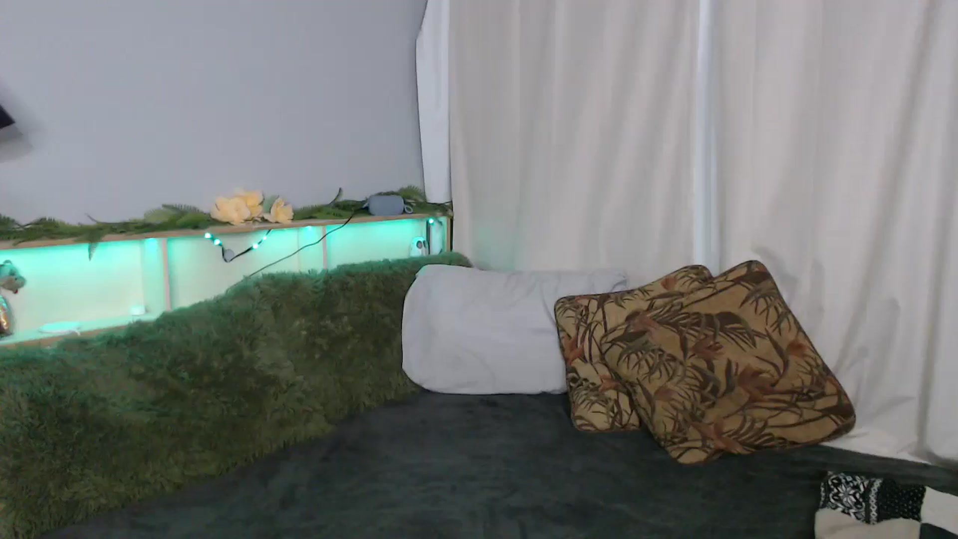 Gallery image thumbnail from Gardengirl69's myfreecams stream on, 03/11/2026, 02:06 image 4 of 20
