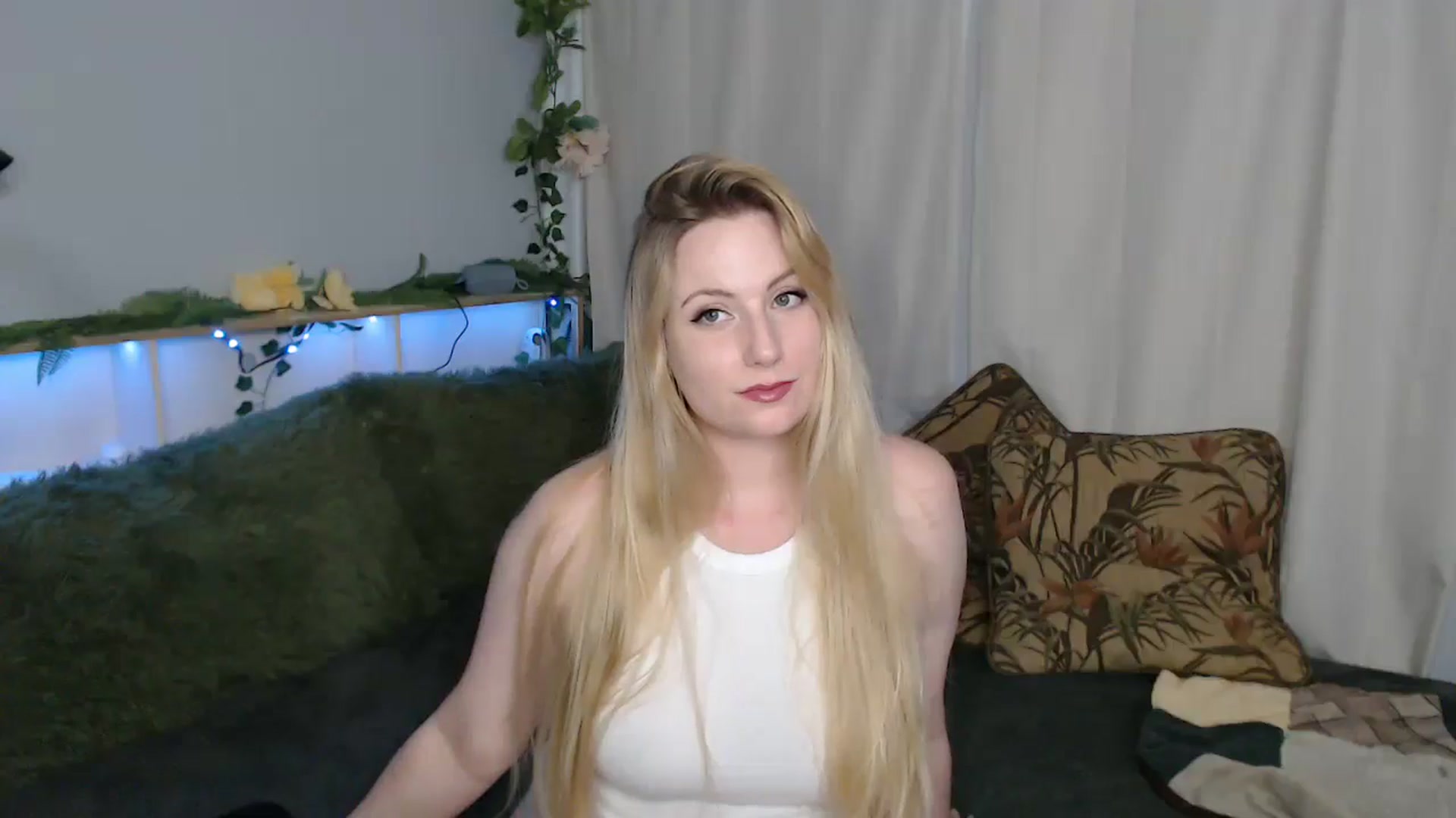 Gallery image thumbnail from Gardengirl69's myfreecams stream on, 03/14/2026, 02:10 image 17 of 20