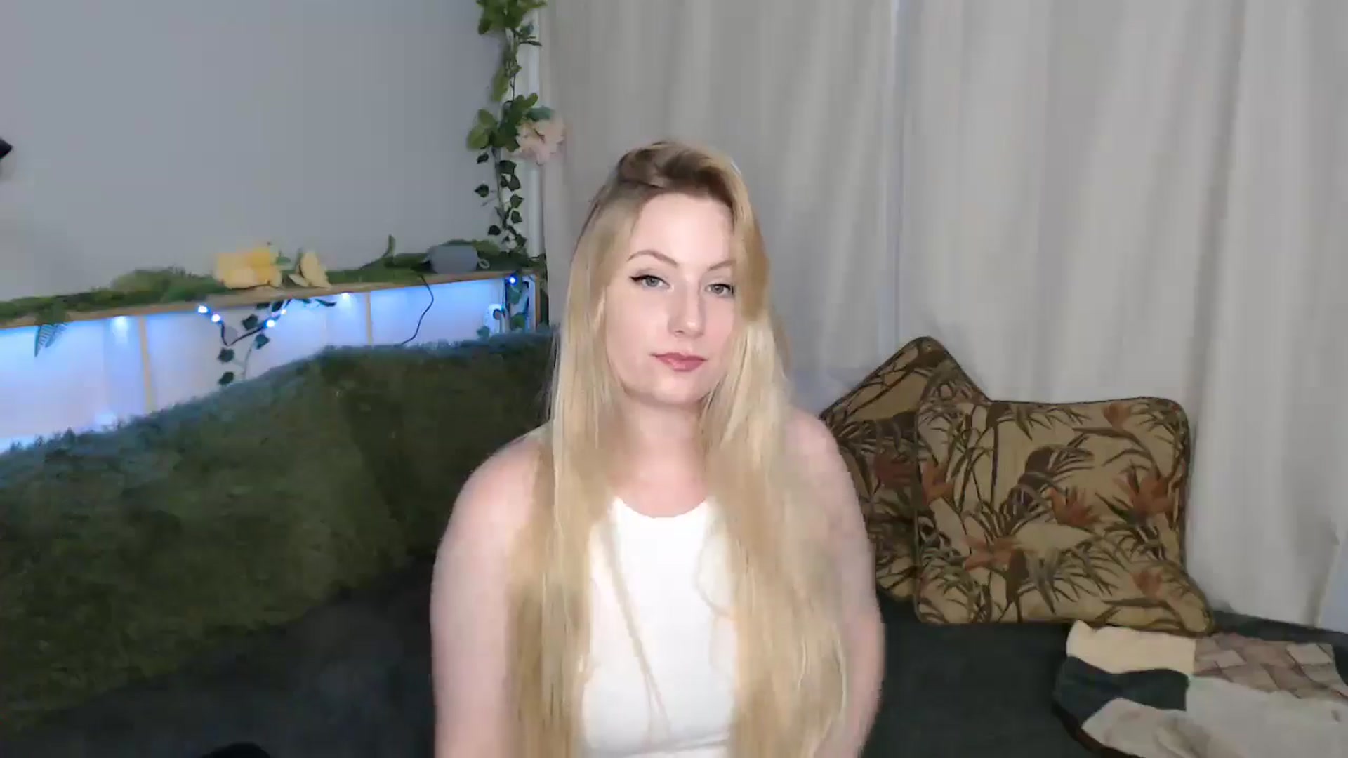 Gallery image thumbnail from Gardengirl69's myfreecams stream on, 03/14/2026, 02:10 image 18 of 20