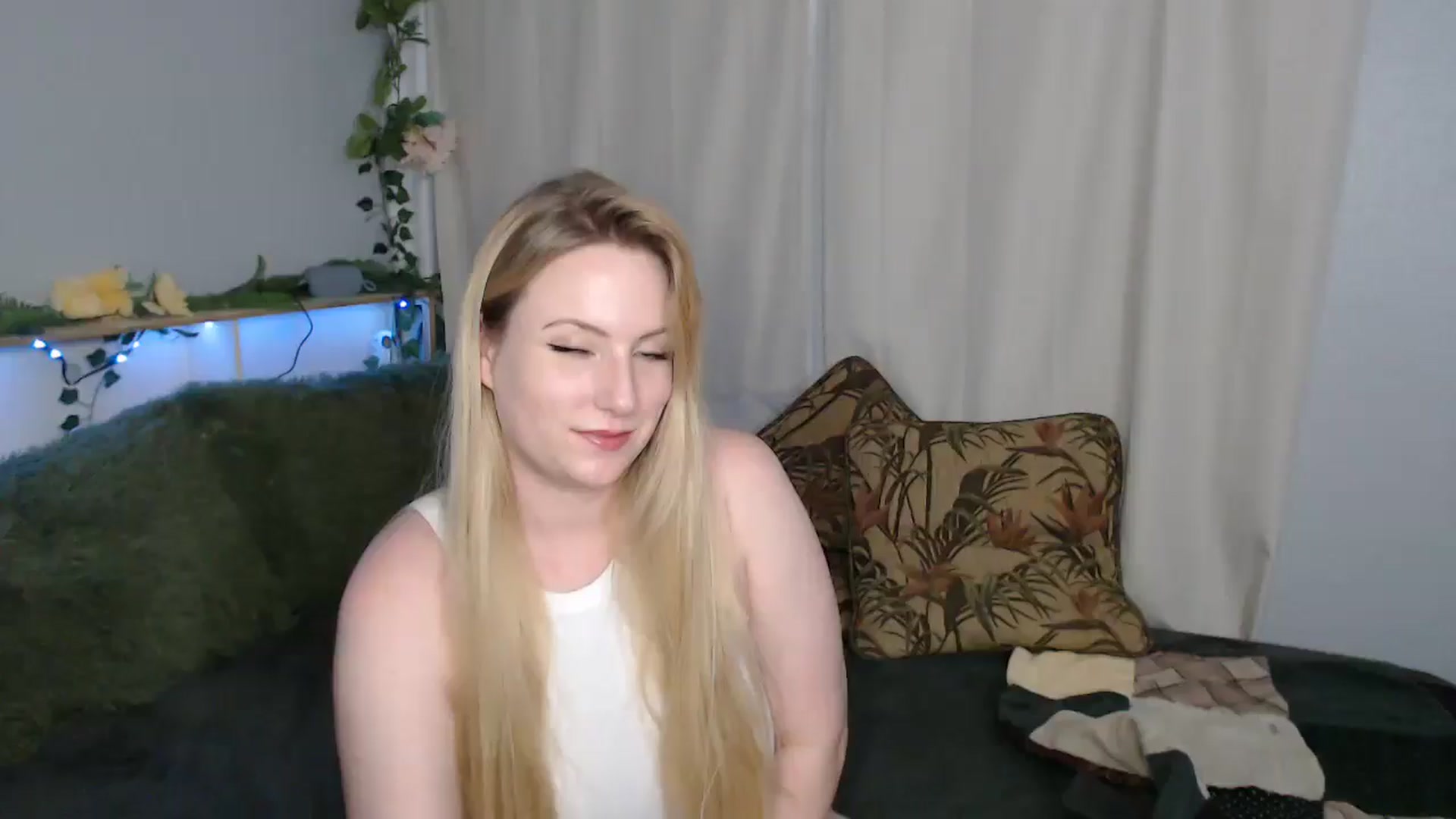 Gallery image thumbnail from Gardengirl69's myfreecams stream on, 03/14/2026, 02:10 image 1 of 20