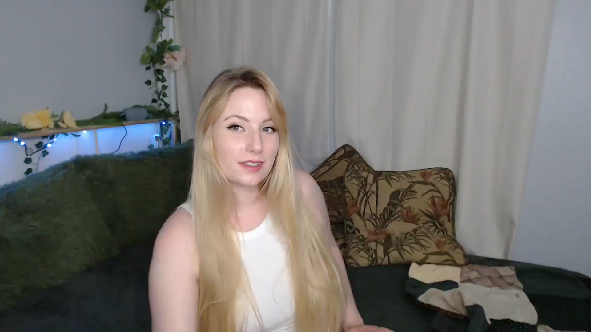 Gallery image thumbnail from Gardengirl69's myfreecams stream on, 03/14/2026, 02:10 image 5 of 20