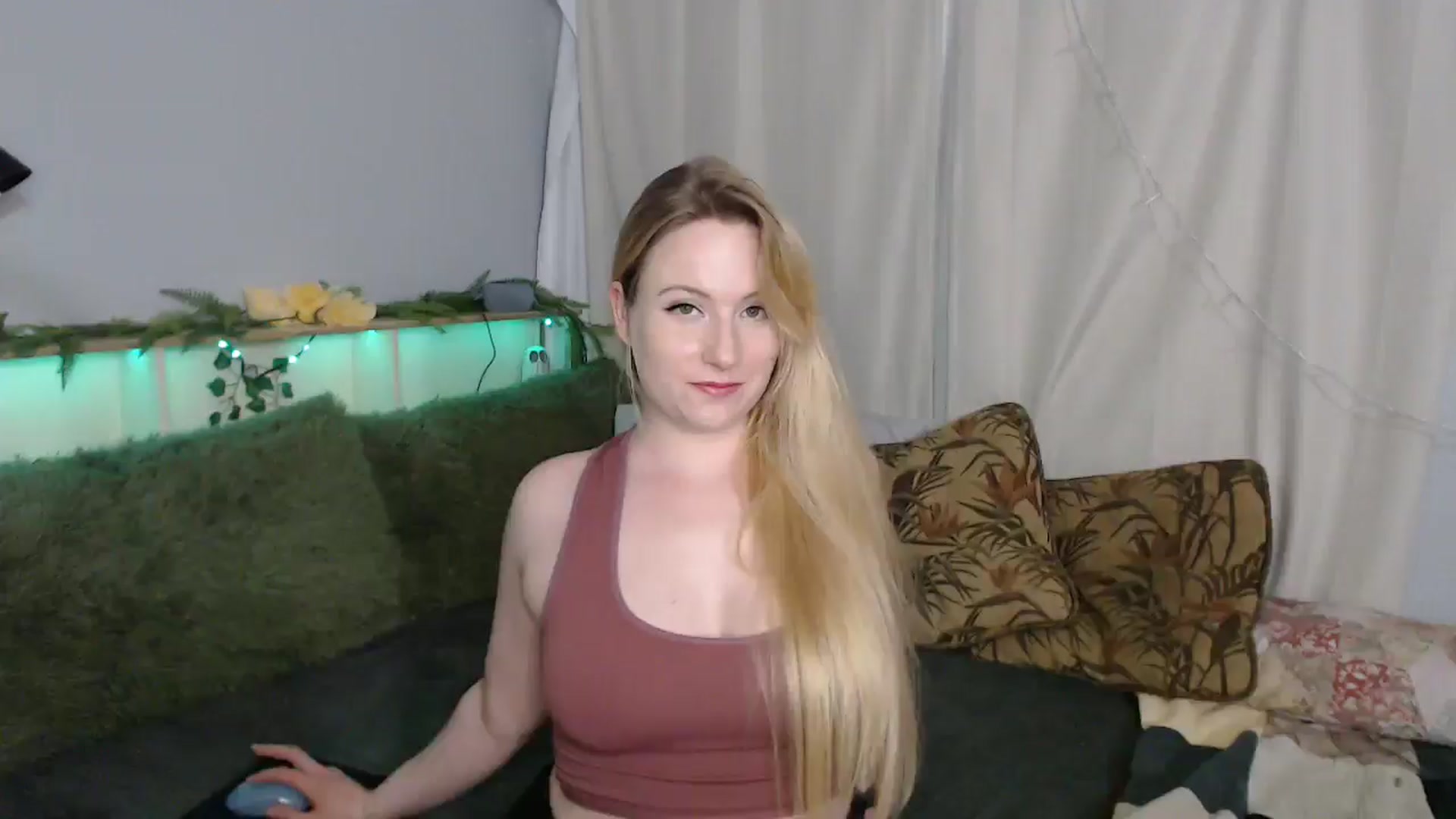 Gallery image thumbnail from Gardengirl69's myfreecams stream on, 03/25/2026, 01:41 image 7 of 20