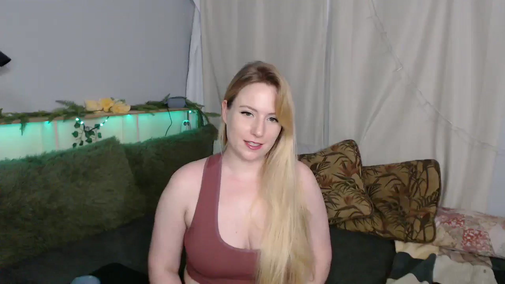 Gallery image thumbnail from Gardengirl69's myfreecams stream on, 03/25/2026, 01:41 image 10 of 20