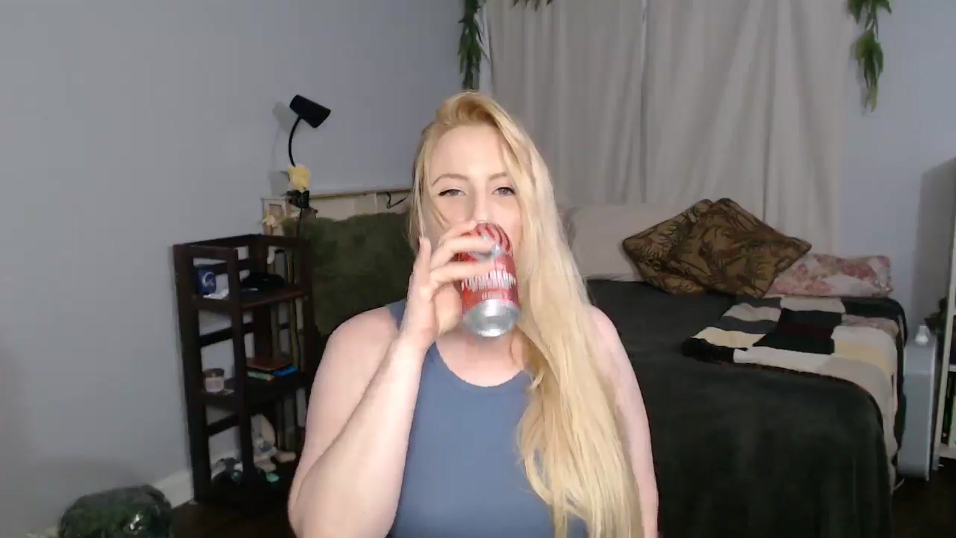 Gallery image thumbnail from Gardengirl69's myfreecams stream on, 03/29/2026, 20:25 image 17 of 20