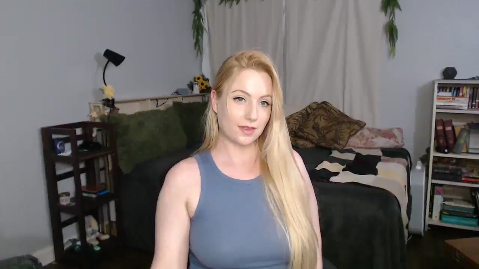 Gallery image thumbnail from Gardengirl69's myfreecams stream on, 03/29/2026, 21:17 image 2 of 20