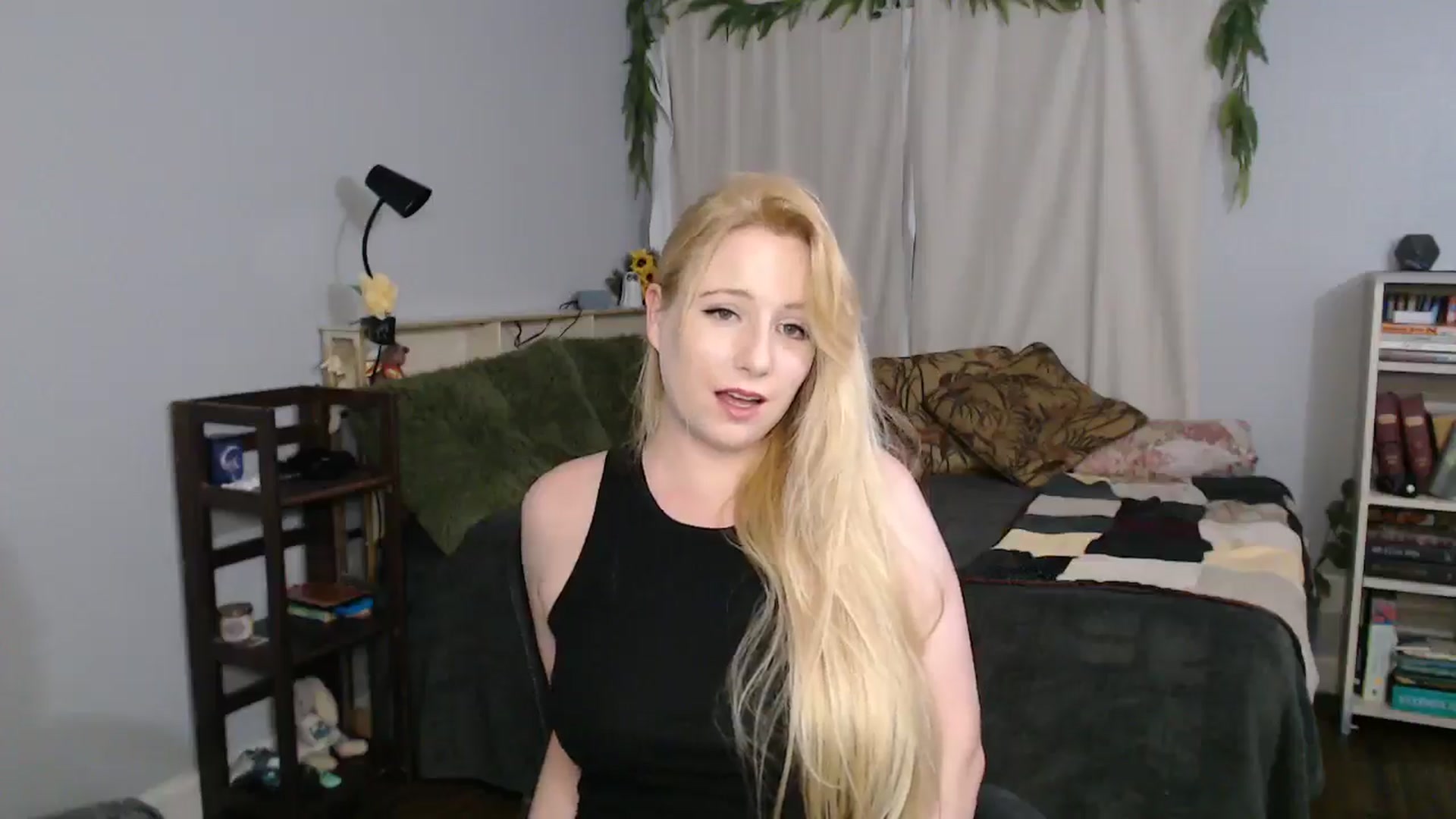 Gallery image thumbnail from Gardengirl69's myfreecams stream on, 03/31/2026, 01:23 image 17 of 20