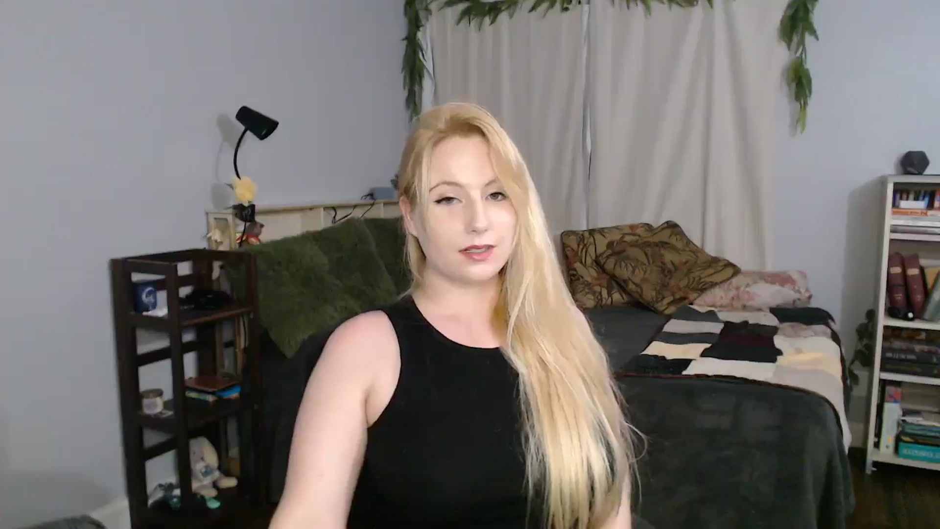 Gallery image thumbnail from Gardengirl69's myfreecams stream on, 03/31/2026, 01:23 image 12 of 20