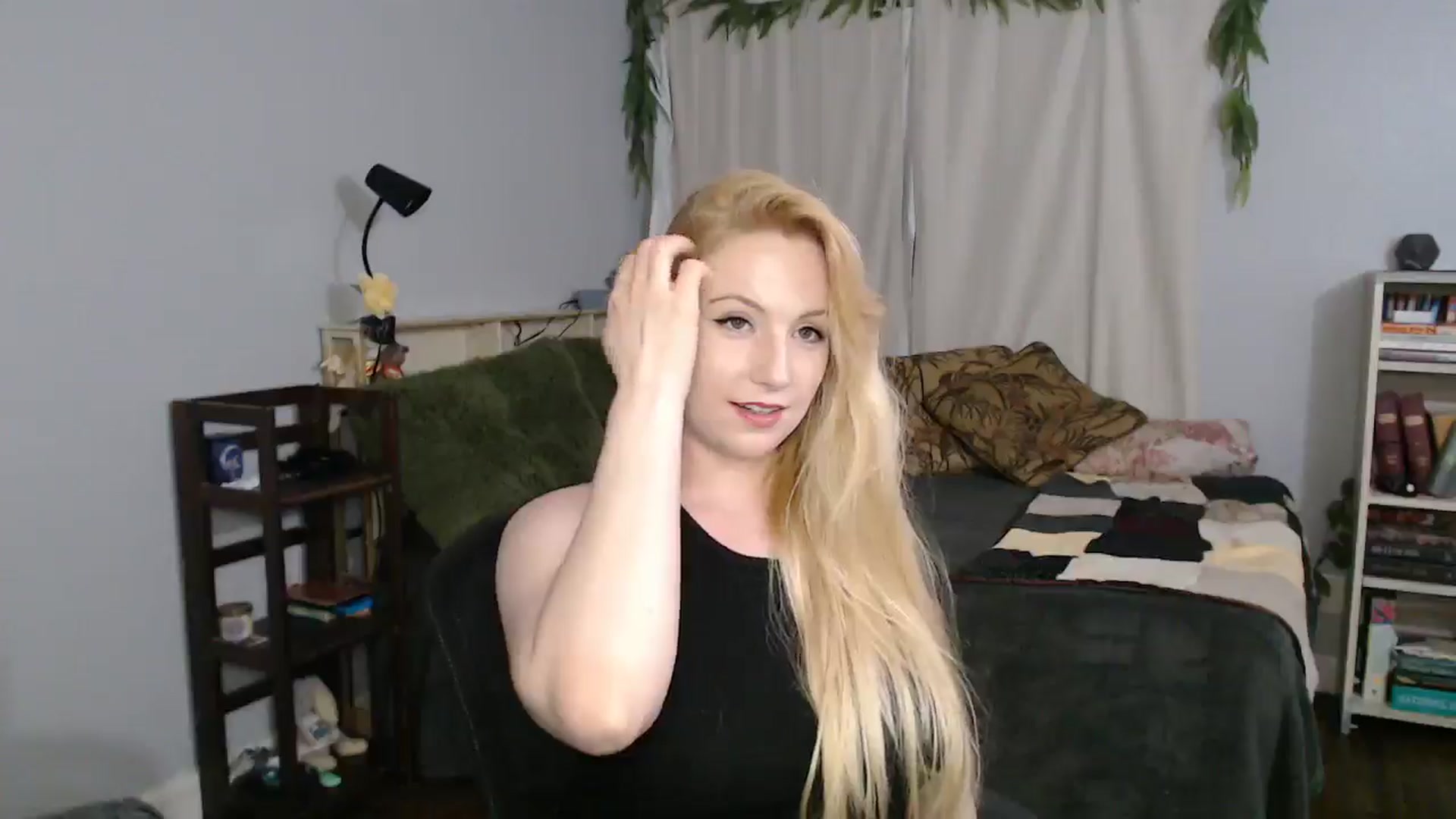 Gallery image thumbnail from Gardengirl69's myfreecams stream on, 03/31/2026, 01:23 image 5 of 20