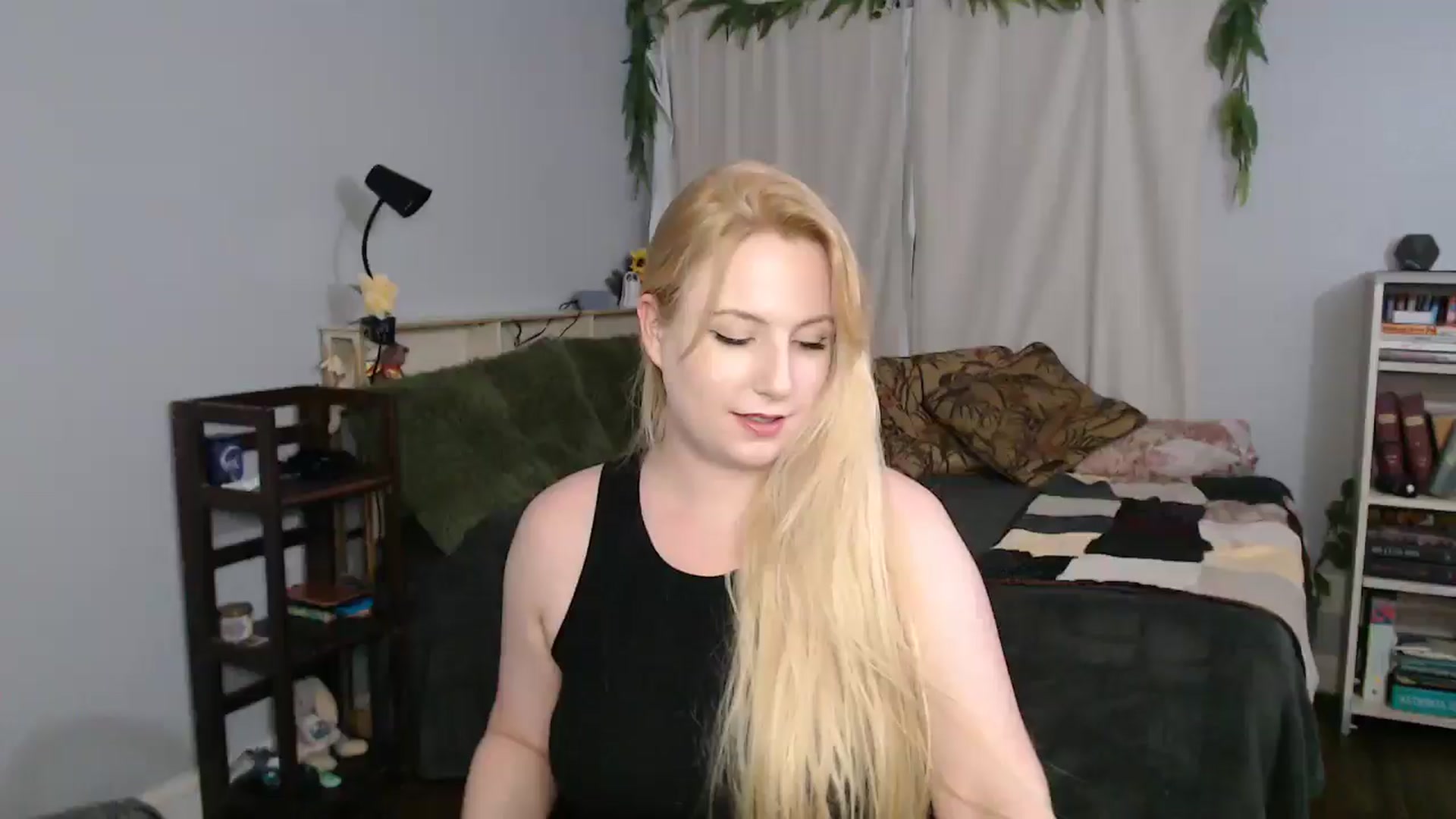 Gallery image thumbnail from Gardengirl69's myfreecams stream on, 03/31/2026, 01:23 image 14 of 20