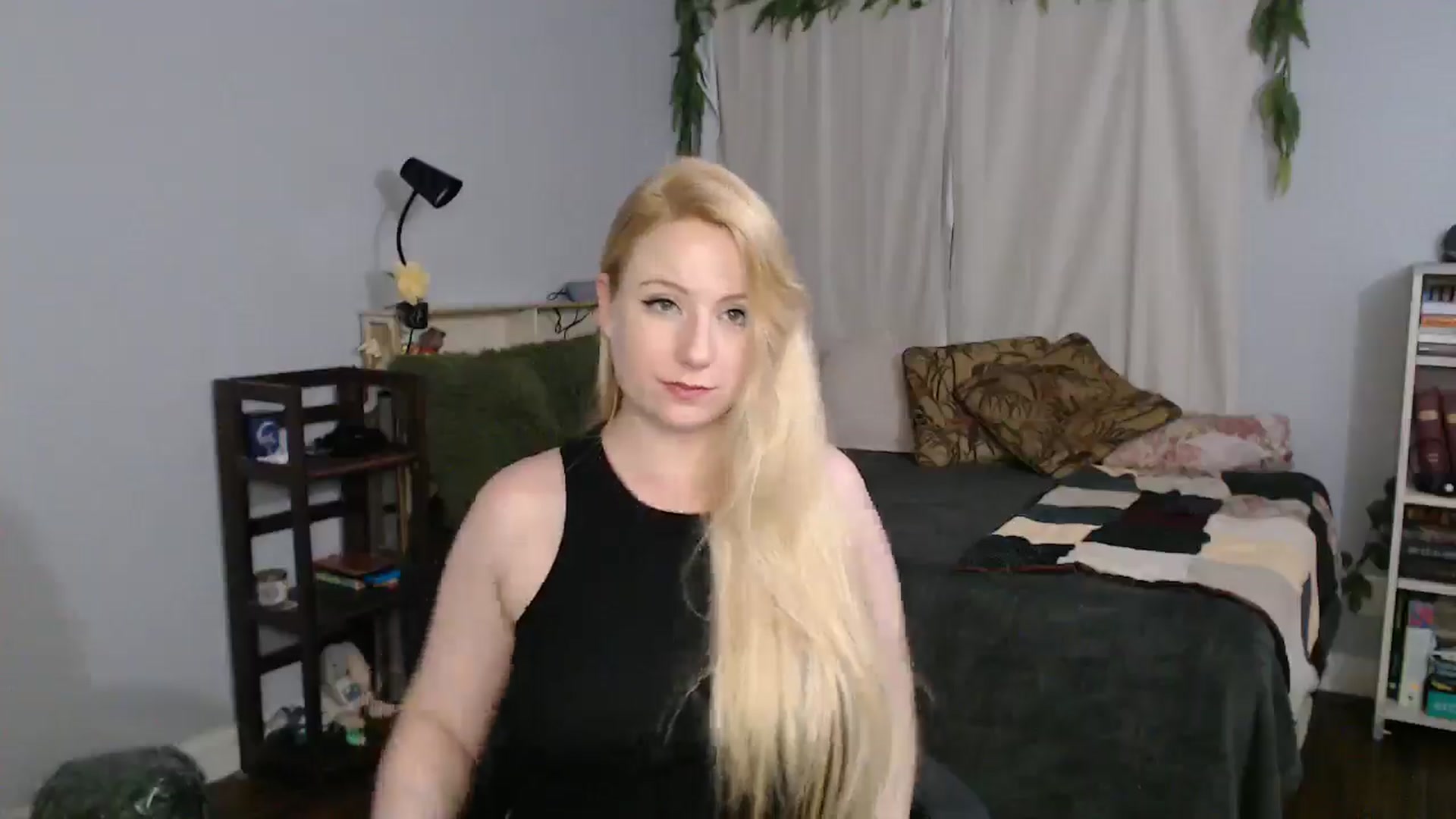 Gallery image thumbnail from Gardengirl69's myfreecams stream on, 03/31/2026, 05:03 image 16 of 20