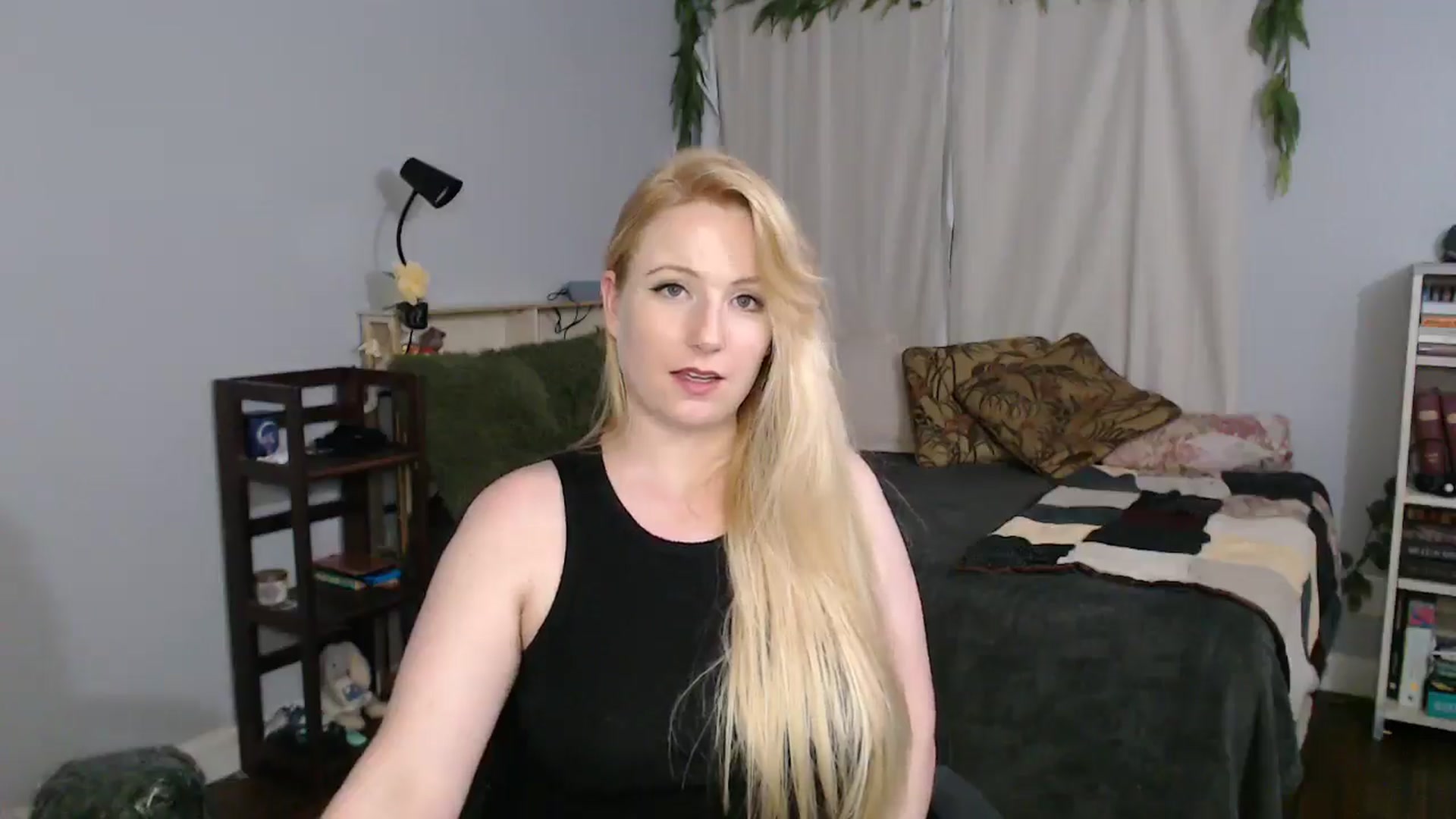 Gallery image thumbnail from Gardengirl69's myfreecams stream on, 03/31/2026, 05:03 image 17 of 20