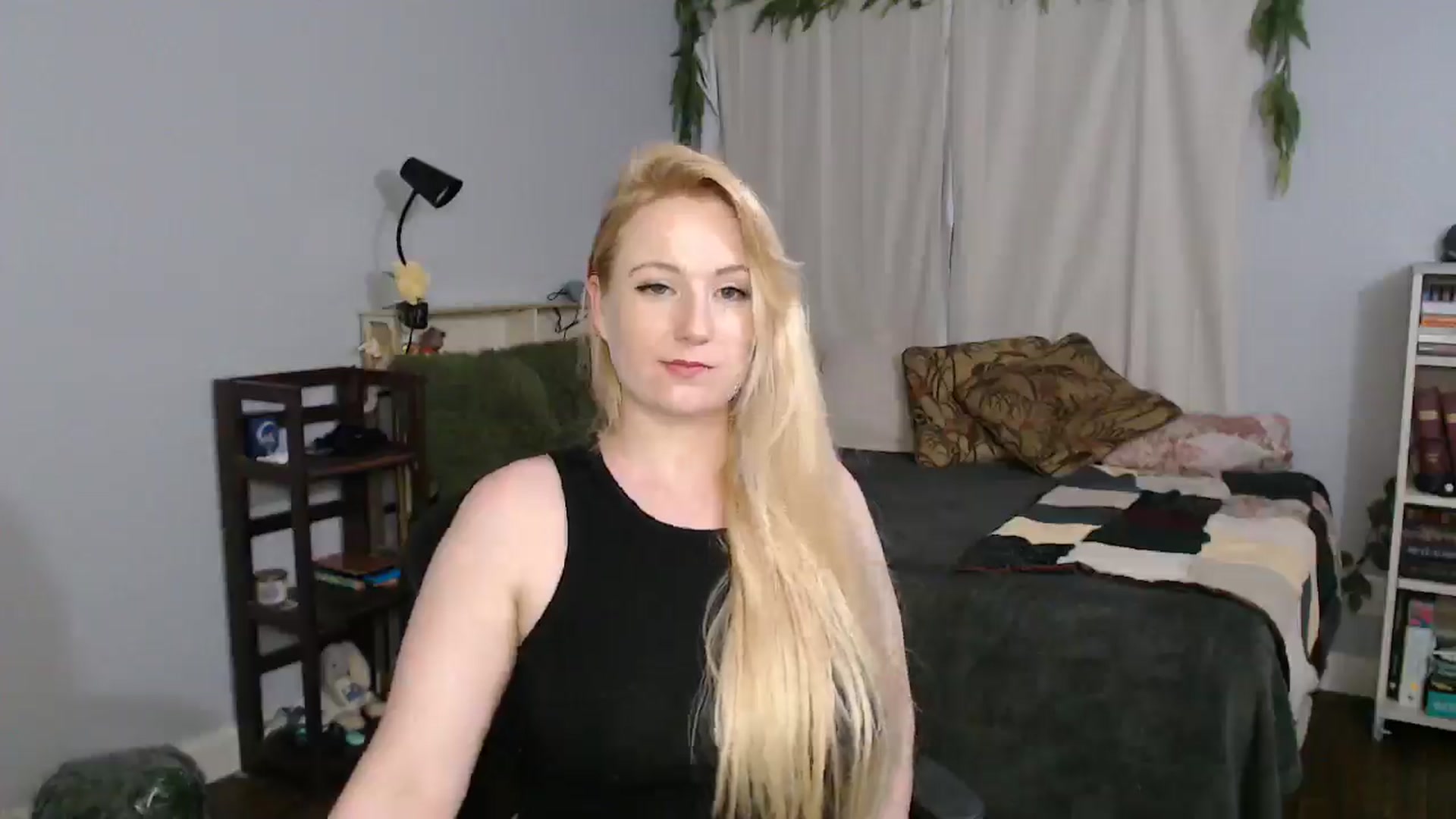 Gallery image thumbnail from Gardengirl69's myfreecams stream on, 03/31/2026, 05:03 image 14 of 20