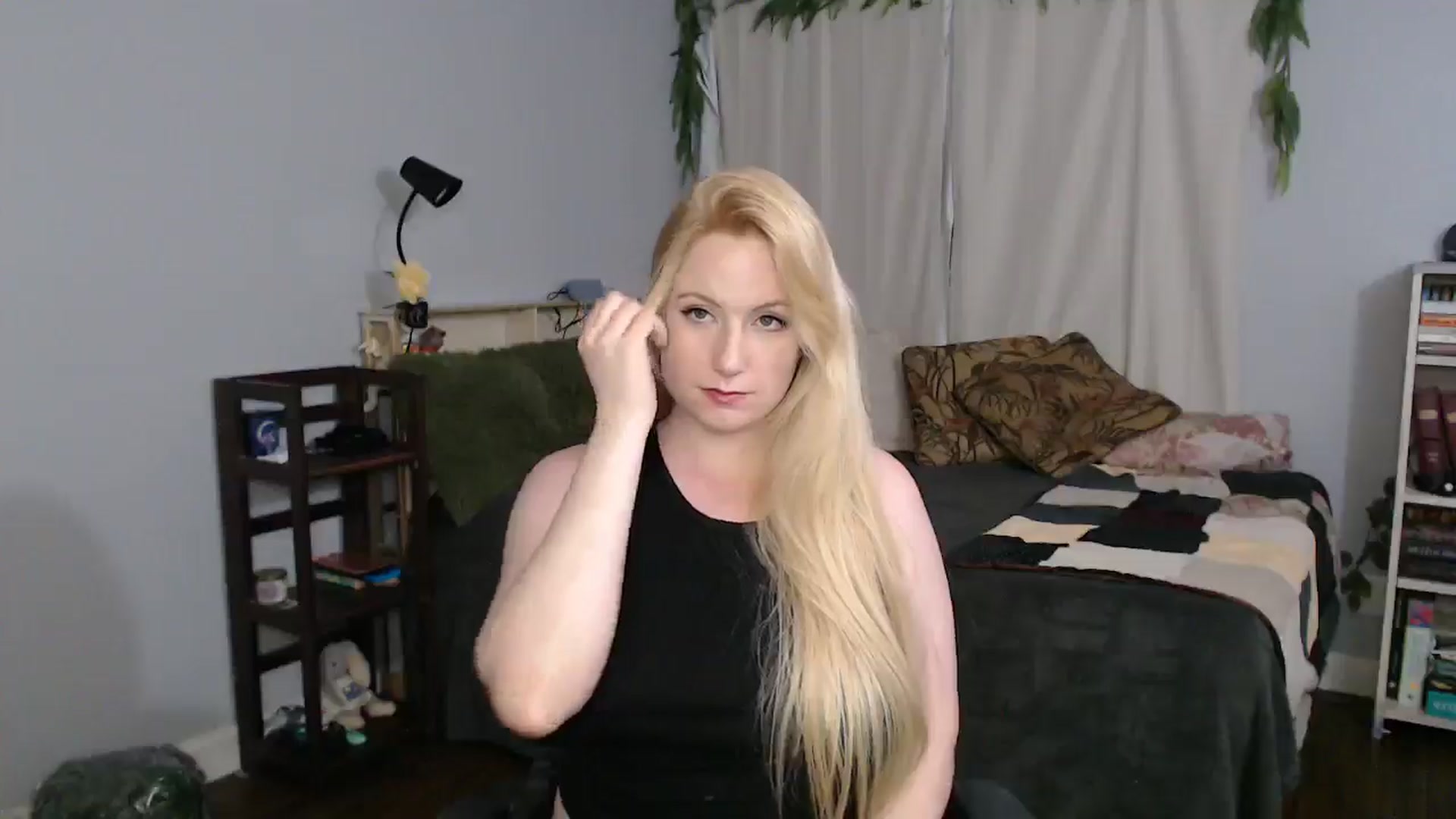 Gallery image thumbnail from Gardengirl69's myfreecams stream on, 03/31/2026, 05:03 image 2 of 20