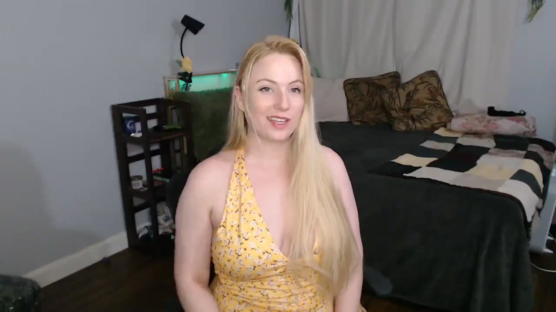 Gallery image thumbnail from Gardengirl69's myfreecams stream on, 04/05/2026, 02:47 image 2 of 20