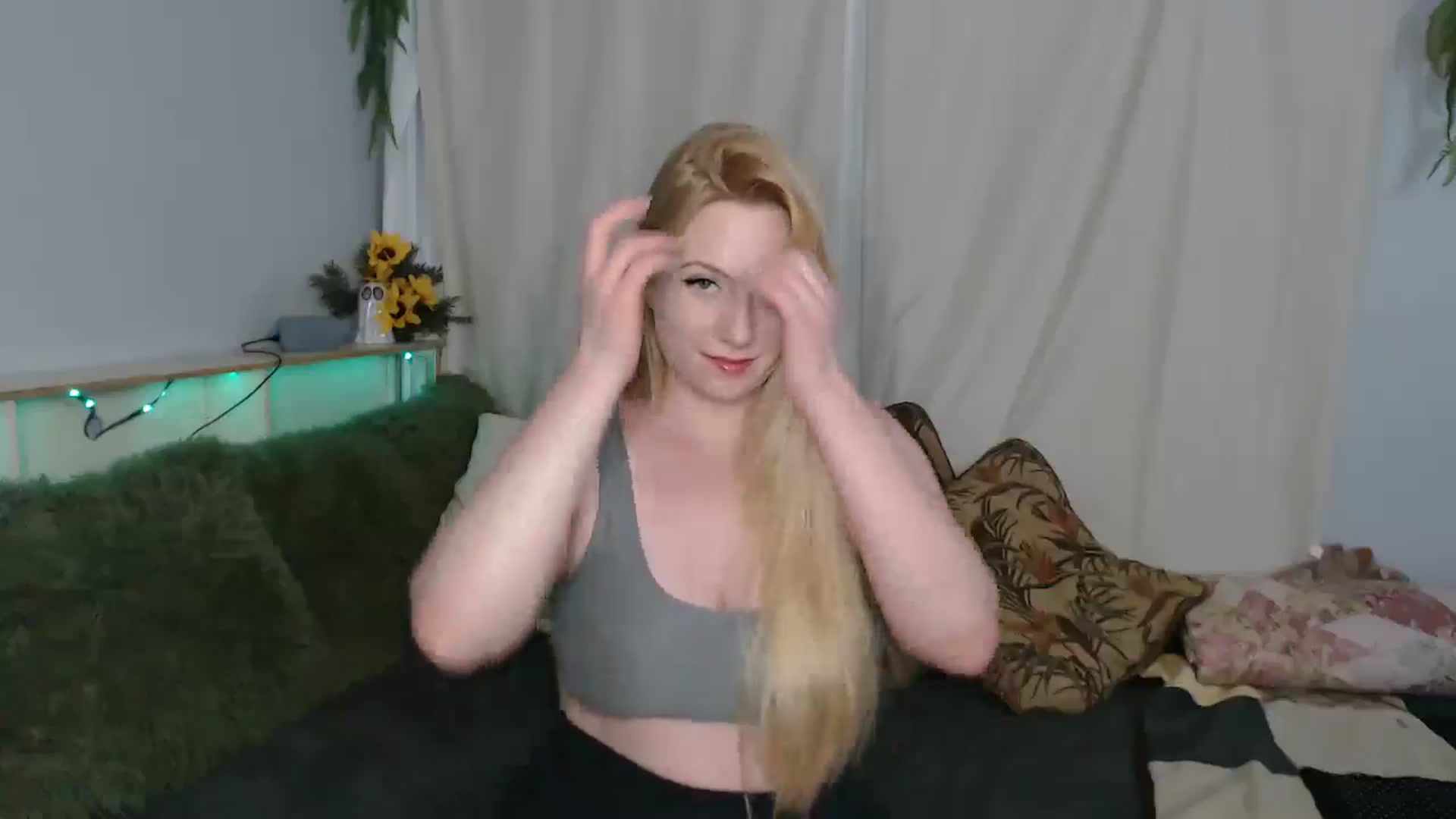 Gallery image thumbnail from Gardengirl69's myfreecams stream on, 04/13/2026, 23:19 image 3 of 20