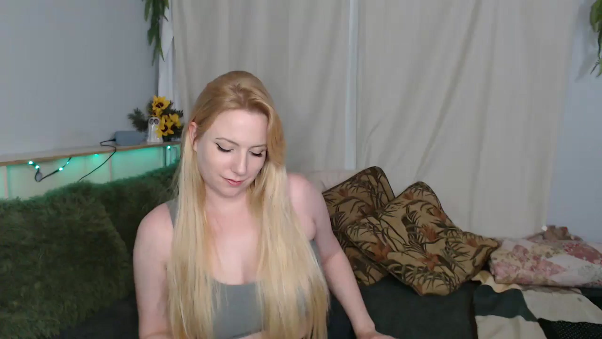Gallery image thumbnail from Gardengirl69's myfreecams stream on, 04/13/2026, 23:19 image 7 of 20