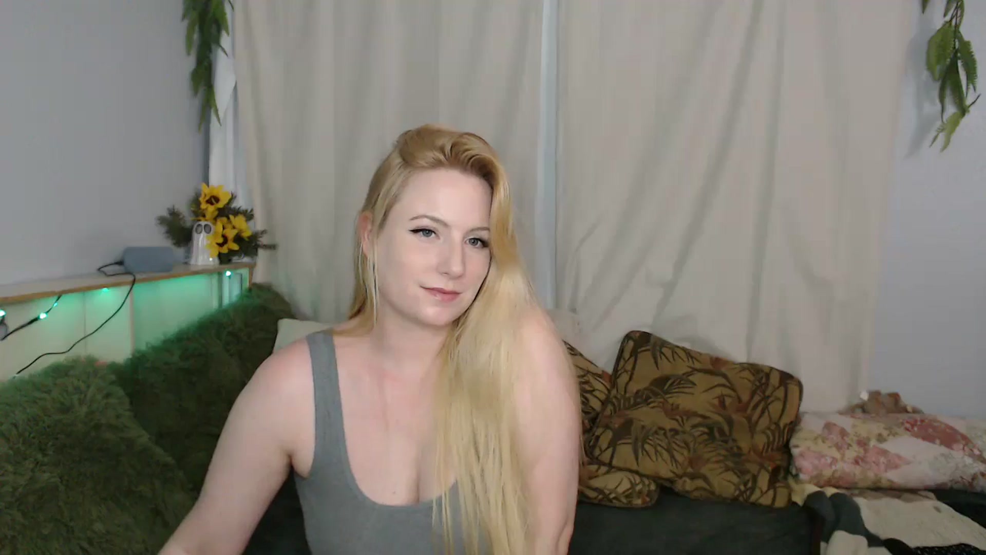 Gallery image thumbnail from Gardengirl69's myfreecams stream on, 04/14/2026, 03:37 image 16 of 20