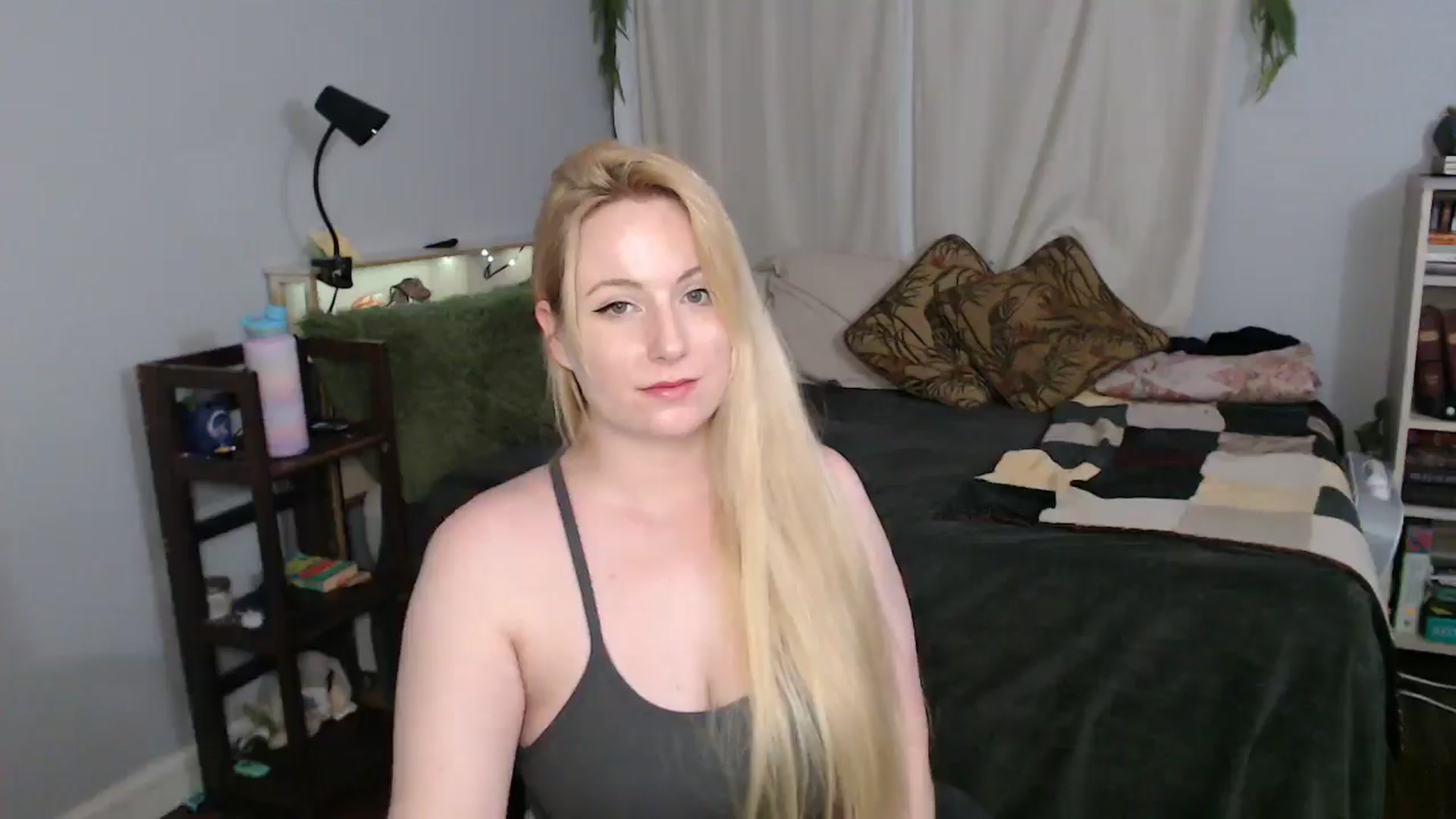 Gallery image thumbnail from Gardengirl69's myfreecams stream on, 05/05/2026, 02:34 image 13 of 20