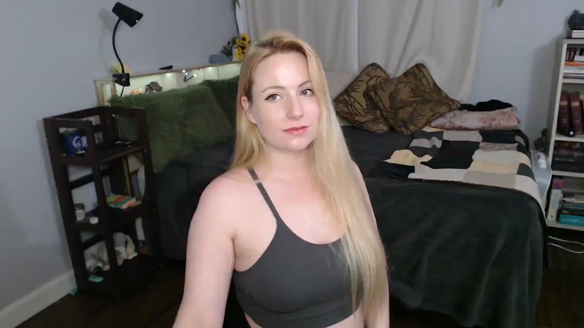 Gallery image thumbnail from Gardengirl69's myfreecams stream on, 05/05/2026, 02:34 image 10 of 20