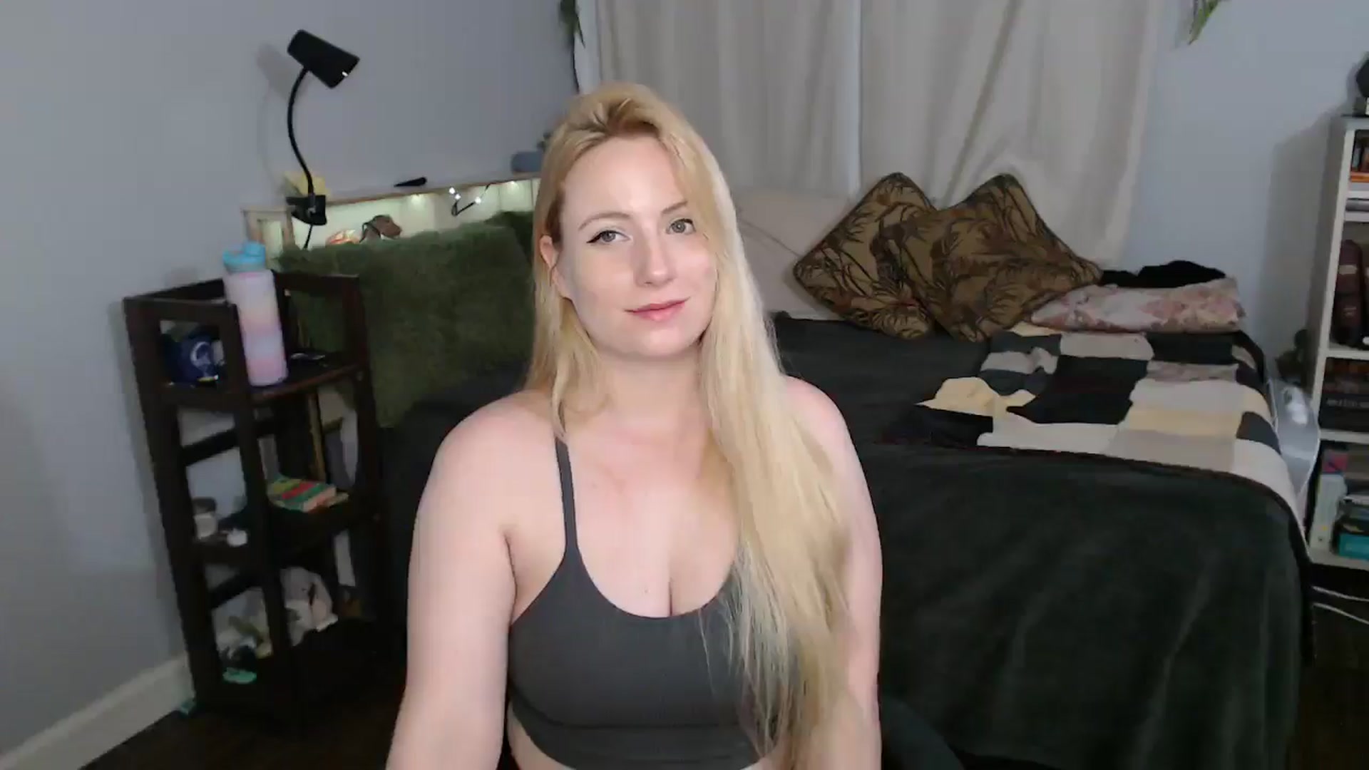 Gallery image thumbnail from Gardengirl69's myfreecams stream on, 05/05/2026, 02:34 image 18 of 20