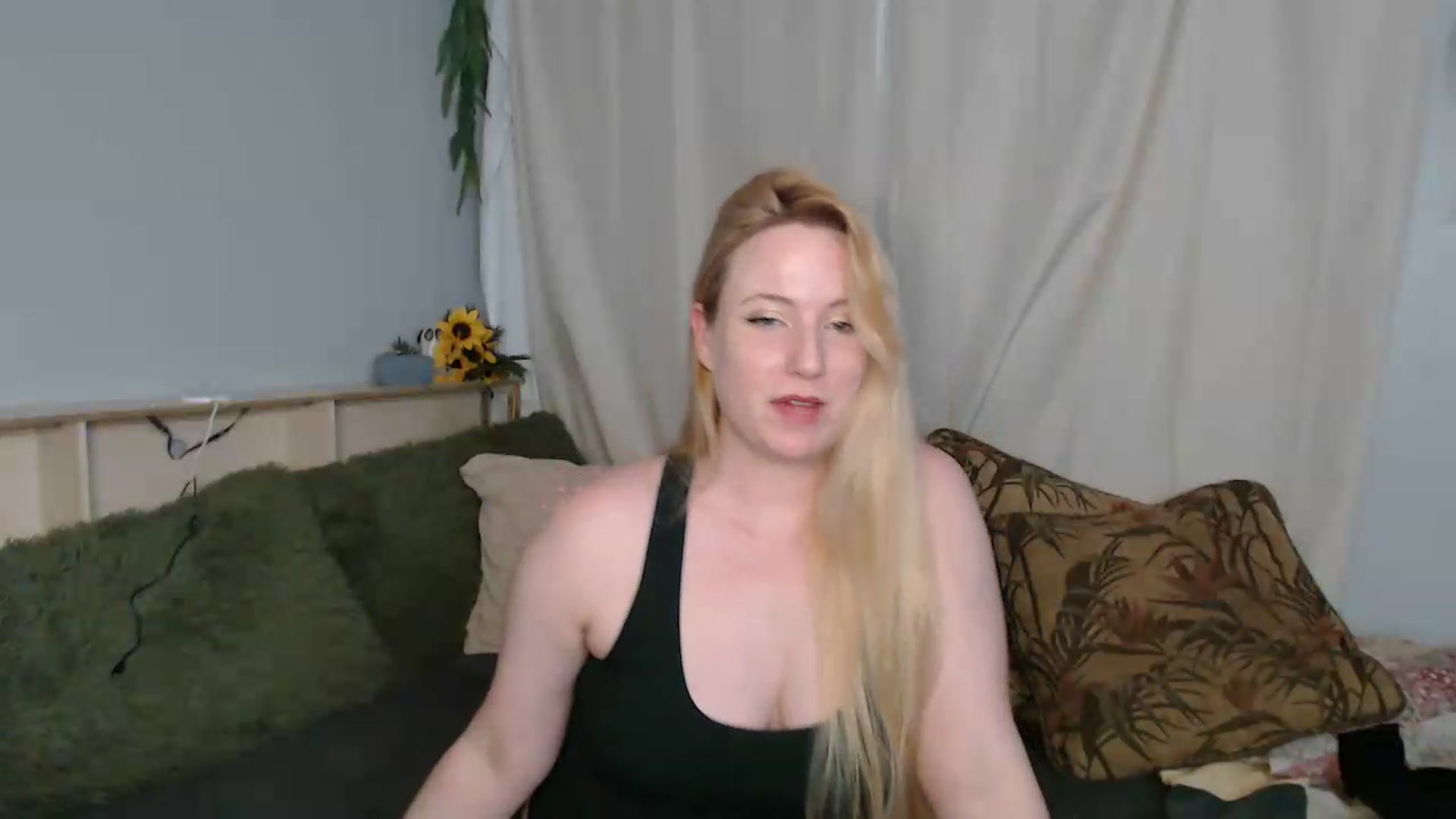 Gallery image thumbnail from Gardengirl69's myfreecams stream on, 05/12/2026, 01:31 image 17 of 20