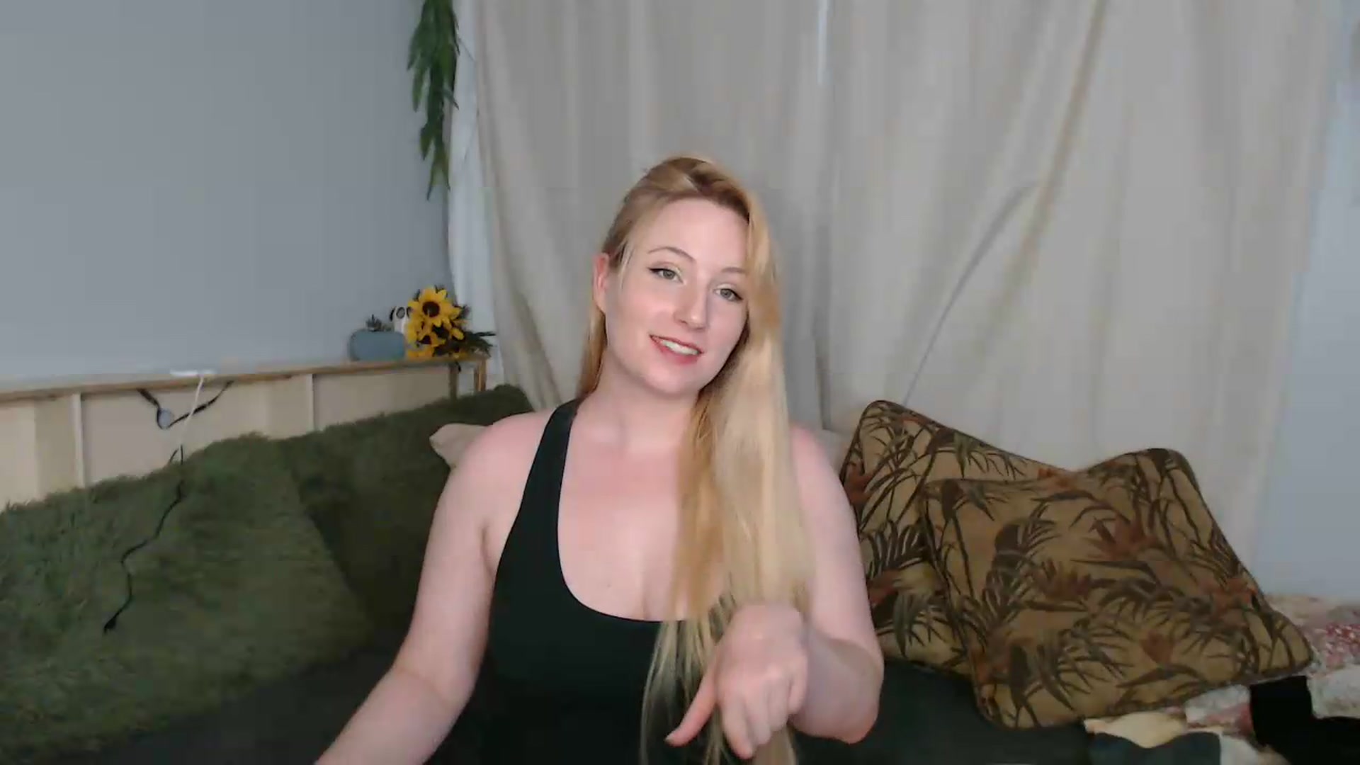 Gallery image thumbnail from Gardengirl69's myfreecams stream on, 05/12/2026, 01:31 image 15 of 20