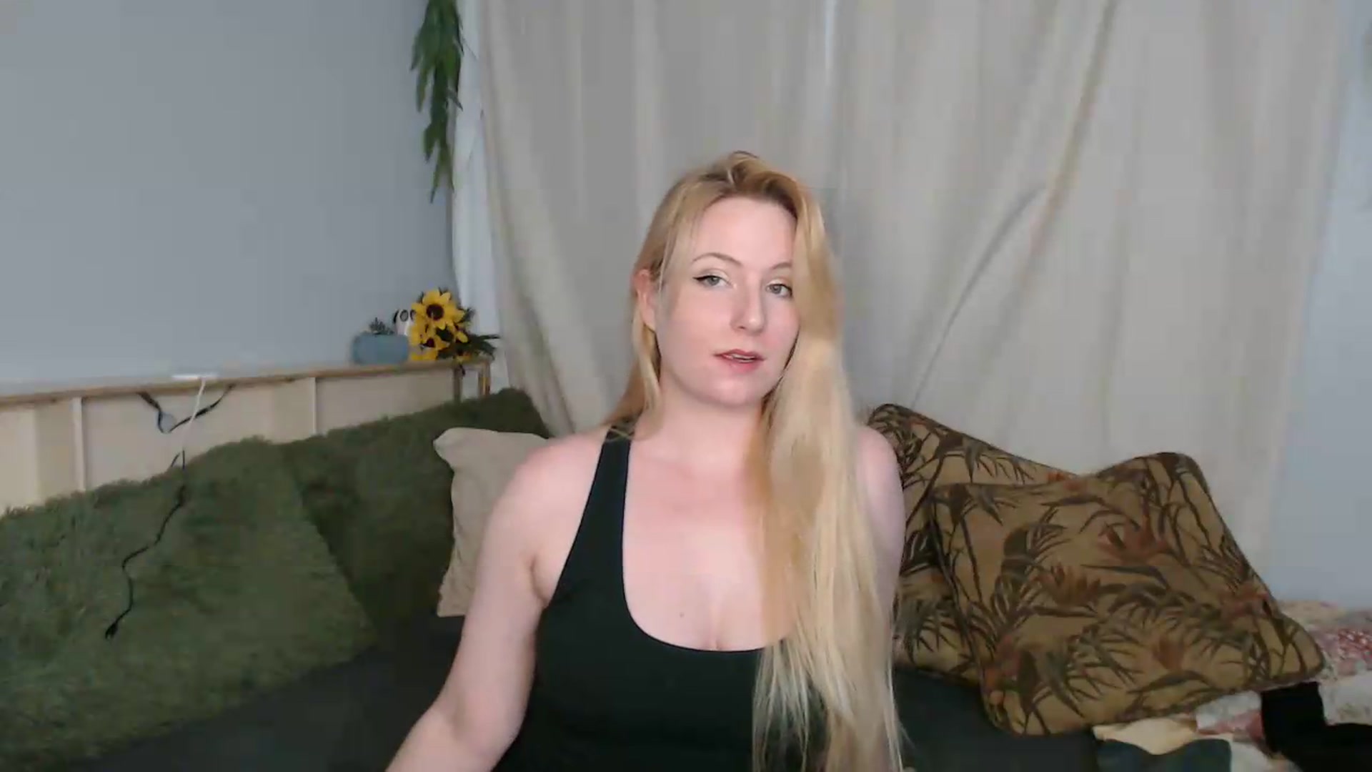 Gallery image thumbnail from Gardengirl69's myfreecams stream on, 05/12/2026, 01:31 image 18 of 20