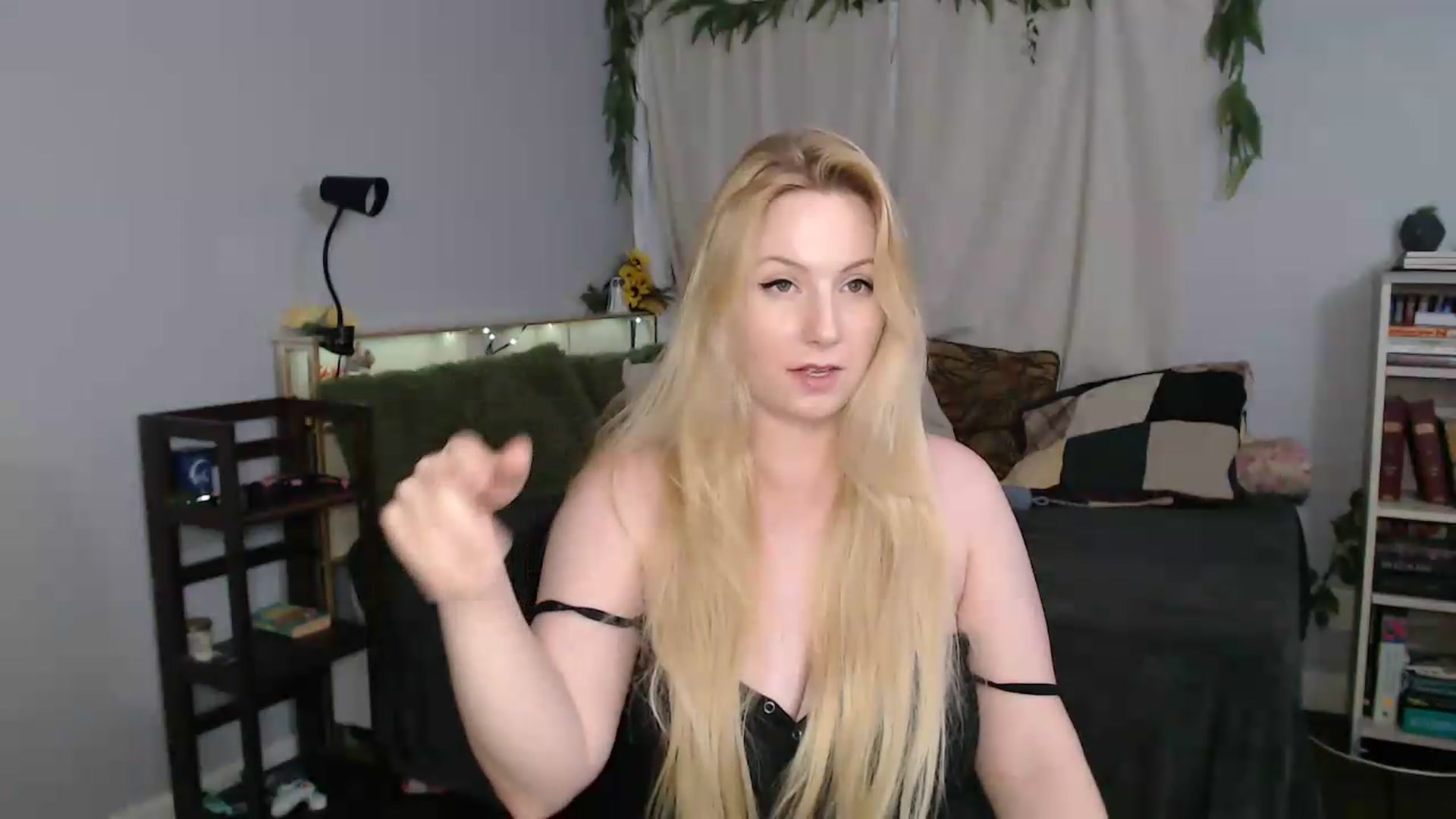 Gallery image thumbnail from Gardengirl69's myfreecams stream on, 05/16/2026, 22:36 image 16 of 20