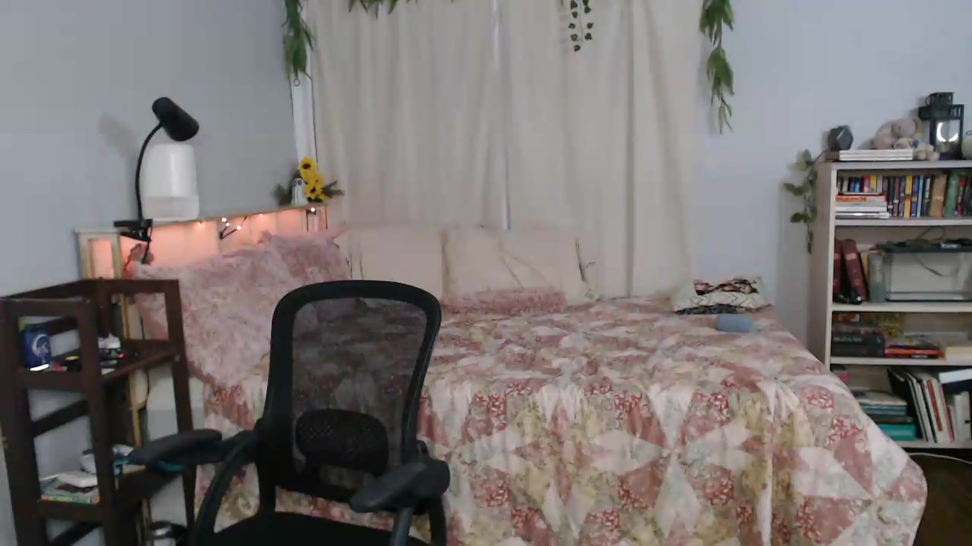 Gallery image thumbnail from Gardengirl69's myfreecams stream on, 06/28/2026, 21:33 image 7 of 20