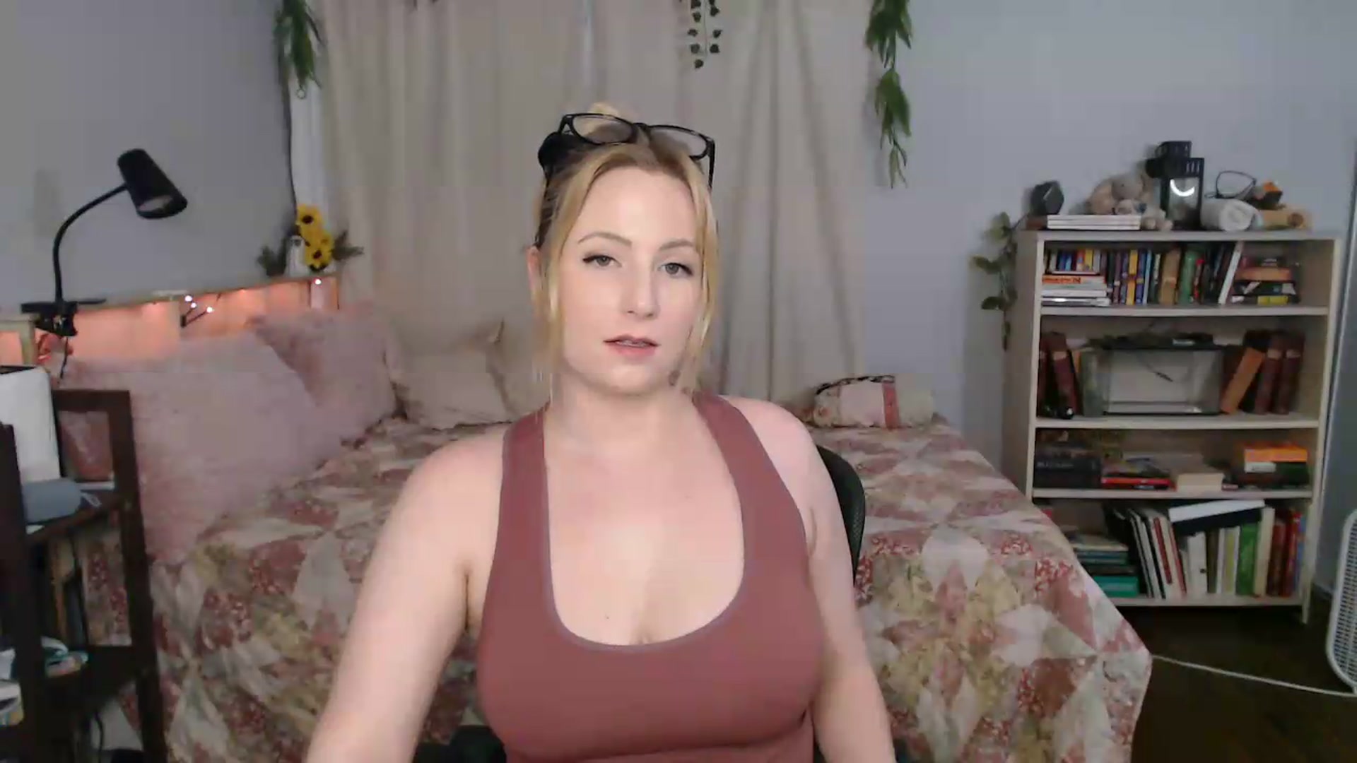 Gallery image thumbnail from Gardengirl69's myfreecams stream on, 07/03/2026, 24:32 image 18 of 20