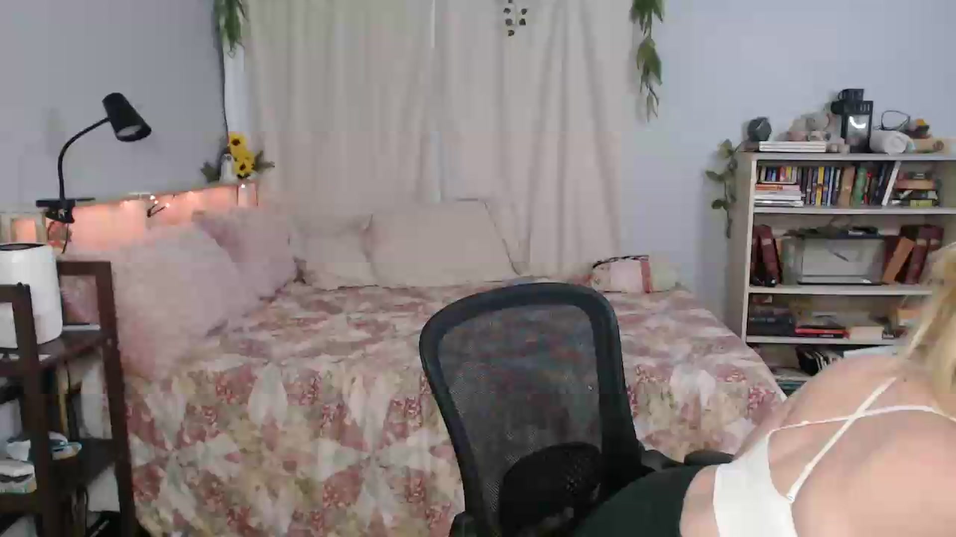 Gallery image thumbnail from Gardengirl69's myfreecams stream on, 07/03/2026, 03:05 image 5 of 20
