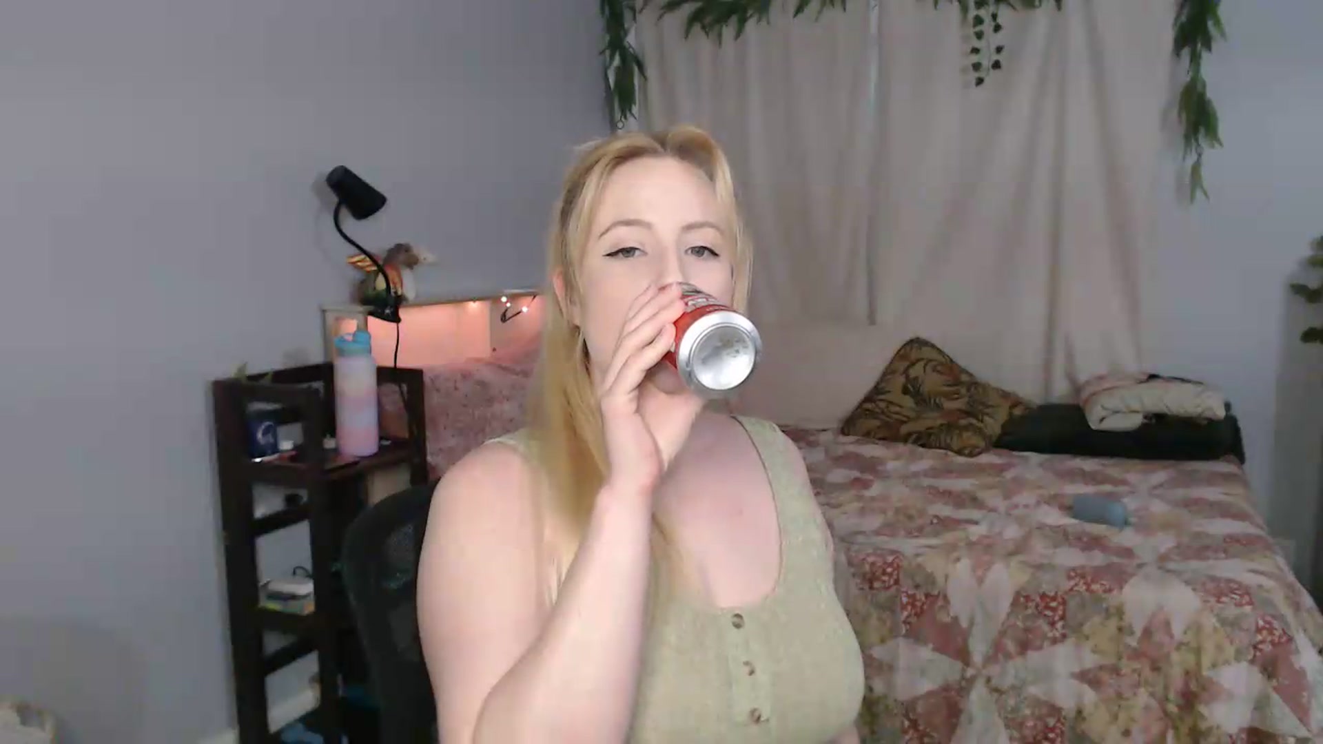Gallery image thumbnail from Gardengirl69's myfreecams stream on, 08/15/2026, 22:21 image 3 of 20
