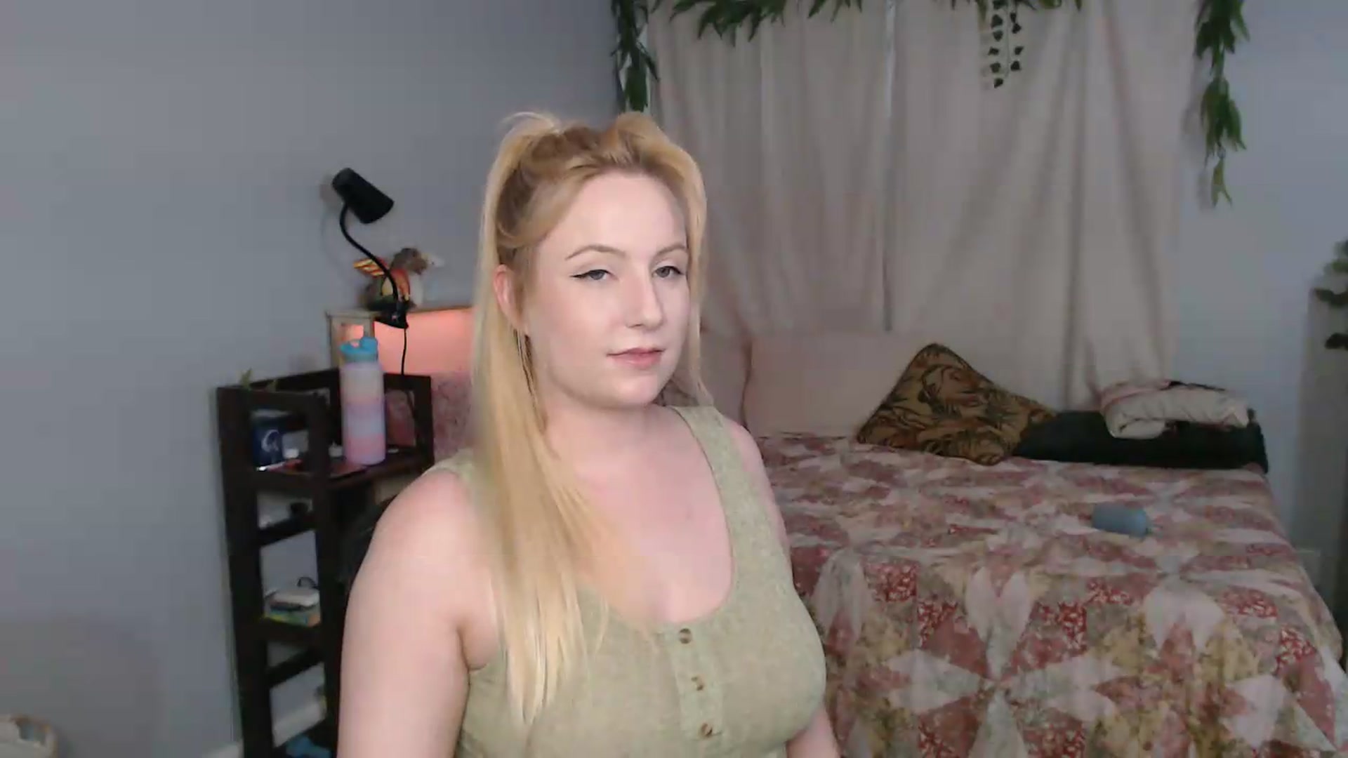 Gallery image thumbnail from Gardengirl69's myfreecams stream on, 08/15/2026, 22:21 image 6 of 20