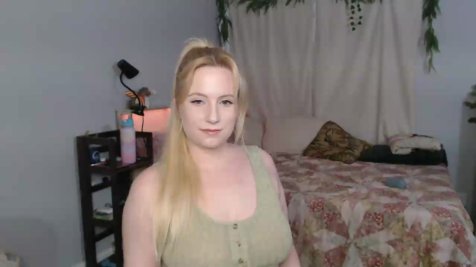 Gallery image thumbnail from Gardengirl69's myfreecams stream on, 08/15/2026, 22:21 image 7 of 20
