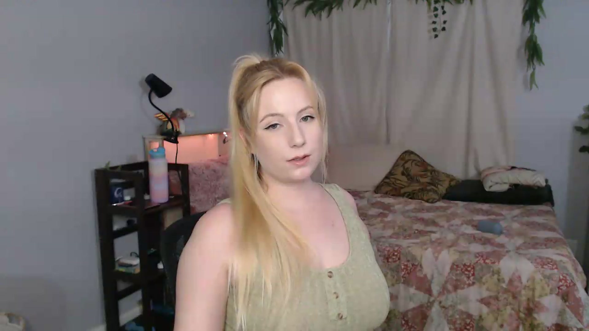 Gallery image thumbnail from Gardengirl69's myfreecams stream on, 08/15/2026, 22:21 image 4 of 20