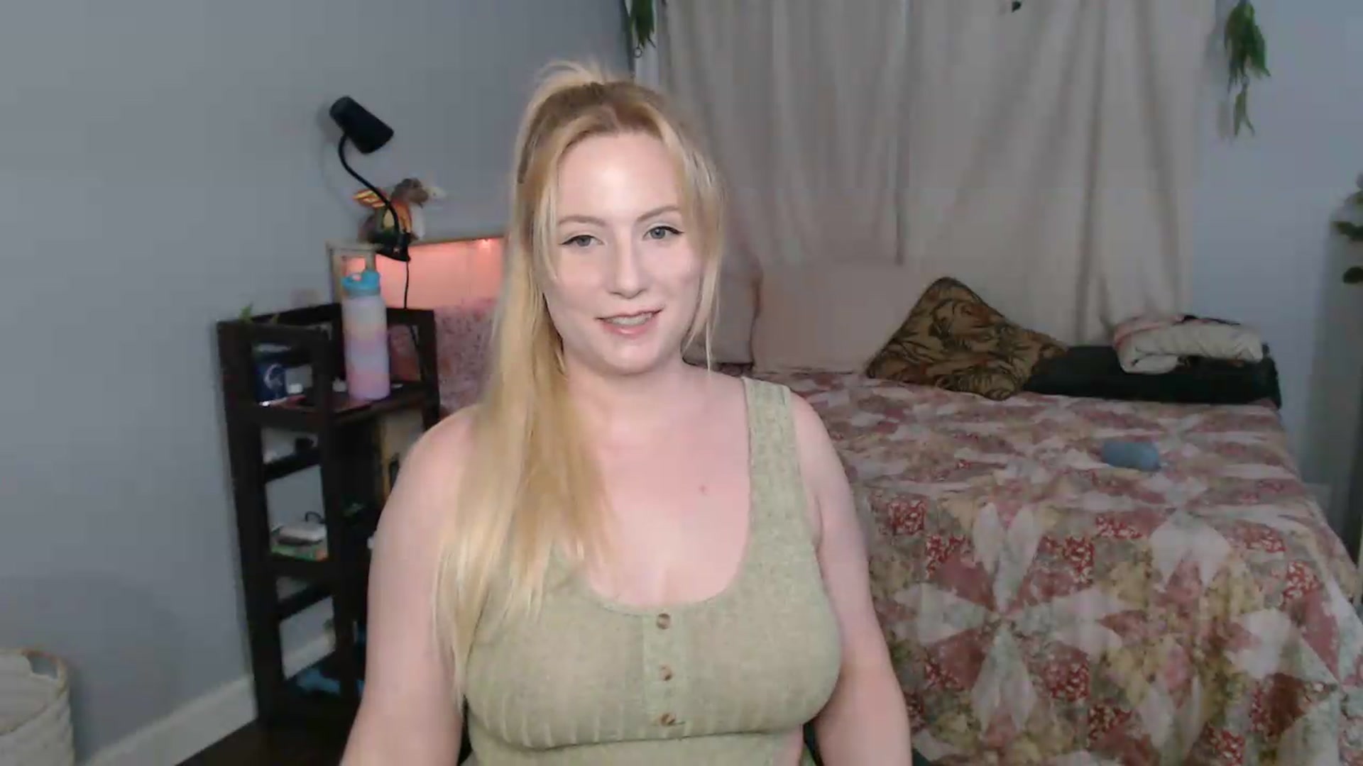 Gallery image thumbnail from Gardengirl69's myfreecams stream on, 08/15/2026, 22:21 image 16 of 20